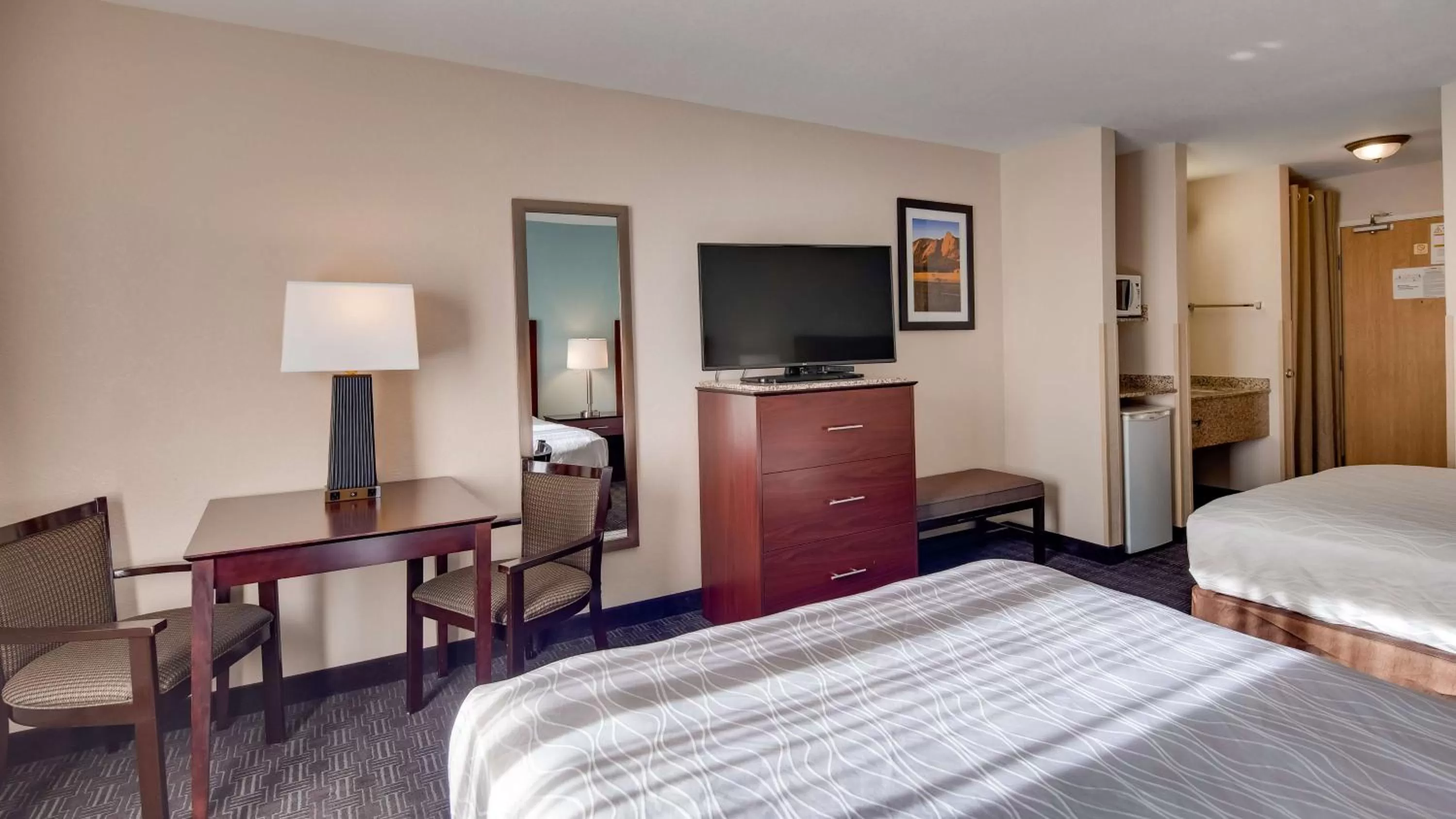 Queen Room with Two Queen Beds - Disability Access/Bath Tub in Best Western Plus Gateway Inn & Suites - Aurora