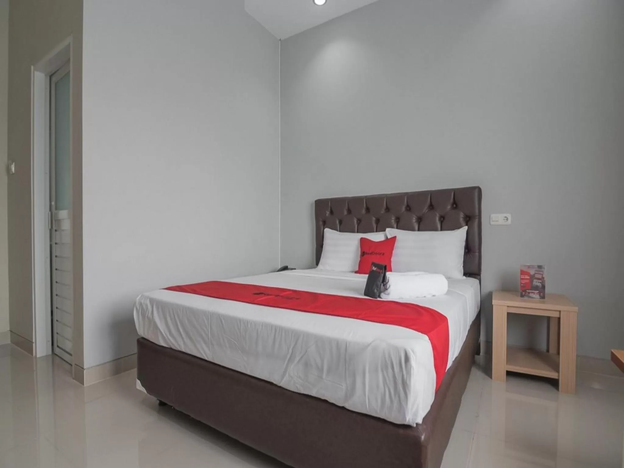Double Room in RedDoorz near Islamic Center Samarinda