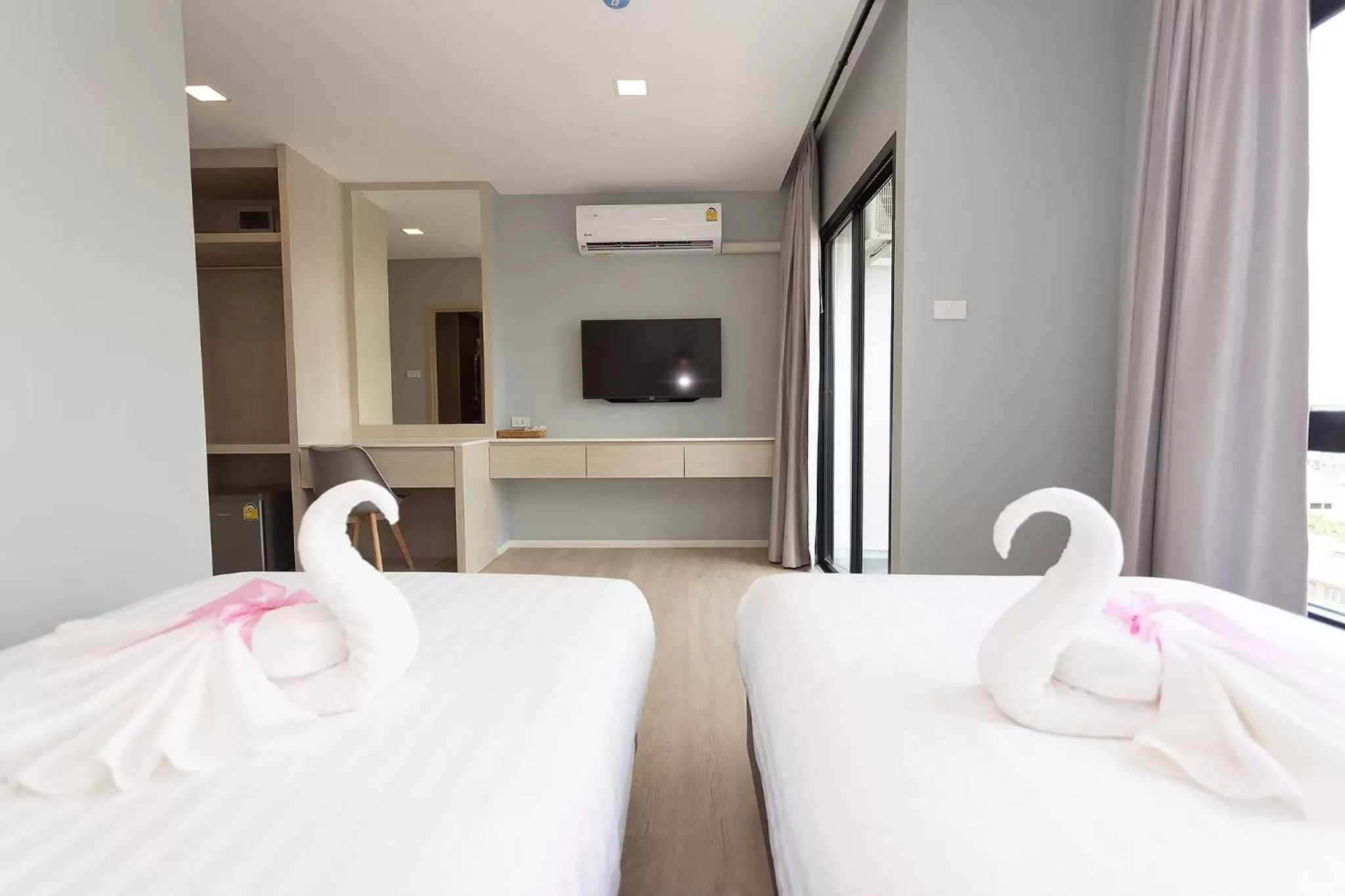 Superior Twin Room in Napa Hotel Ratchaburi