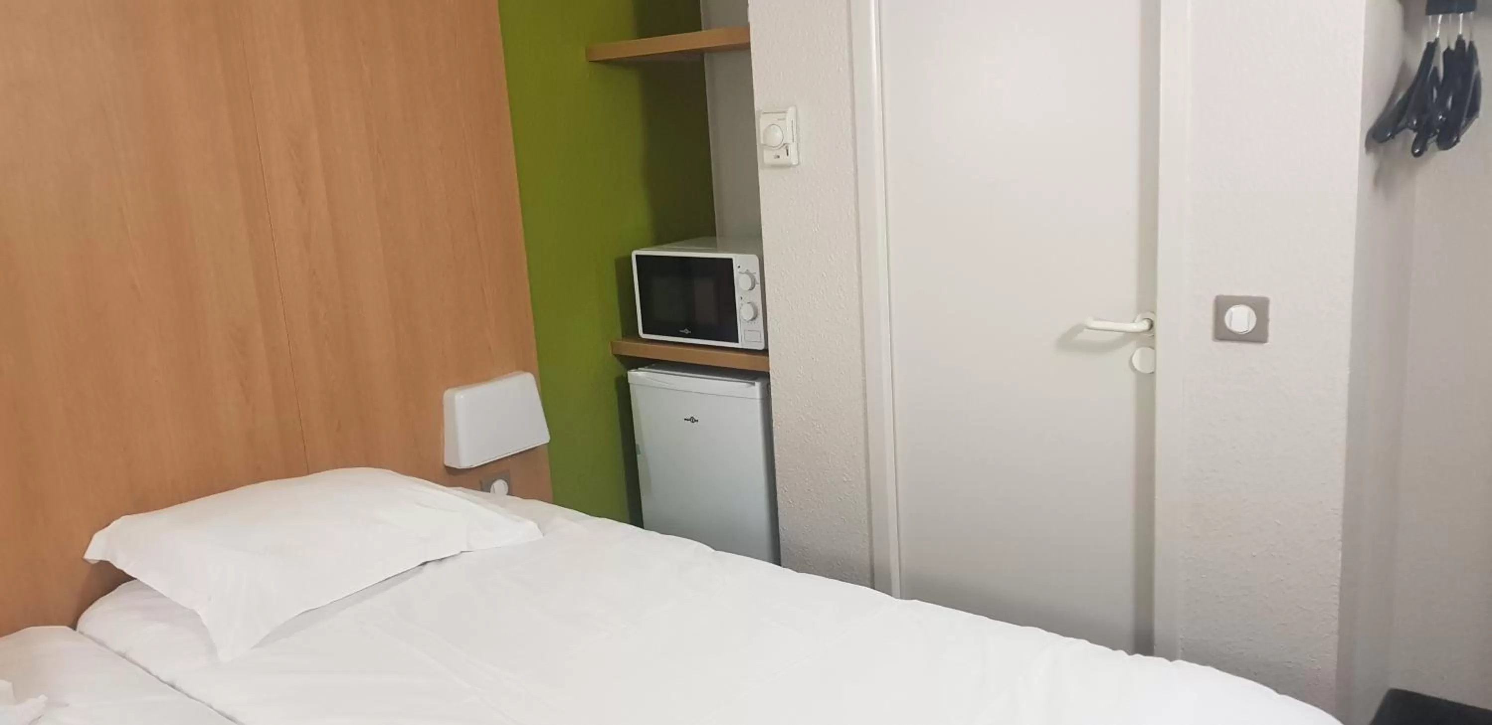 Twin Room in Kyriad Direct Poitiers - Gare du Futuroscope