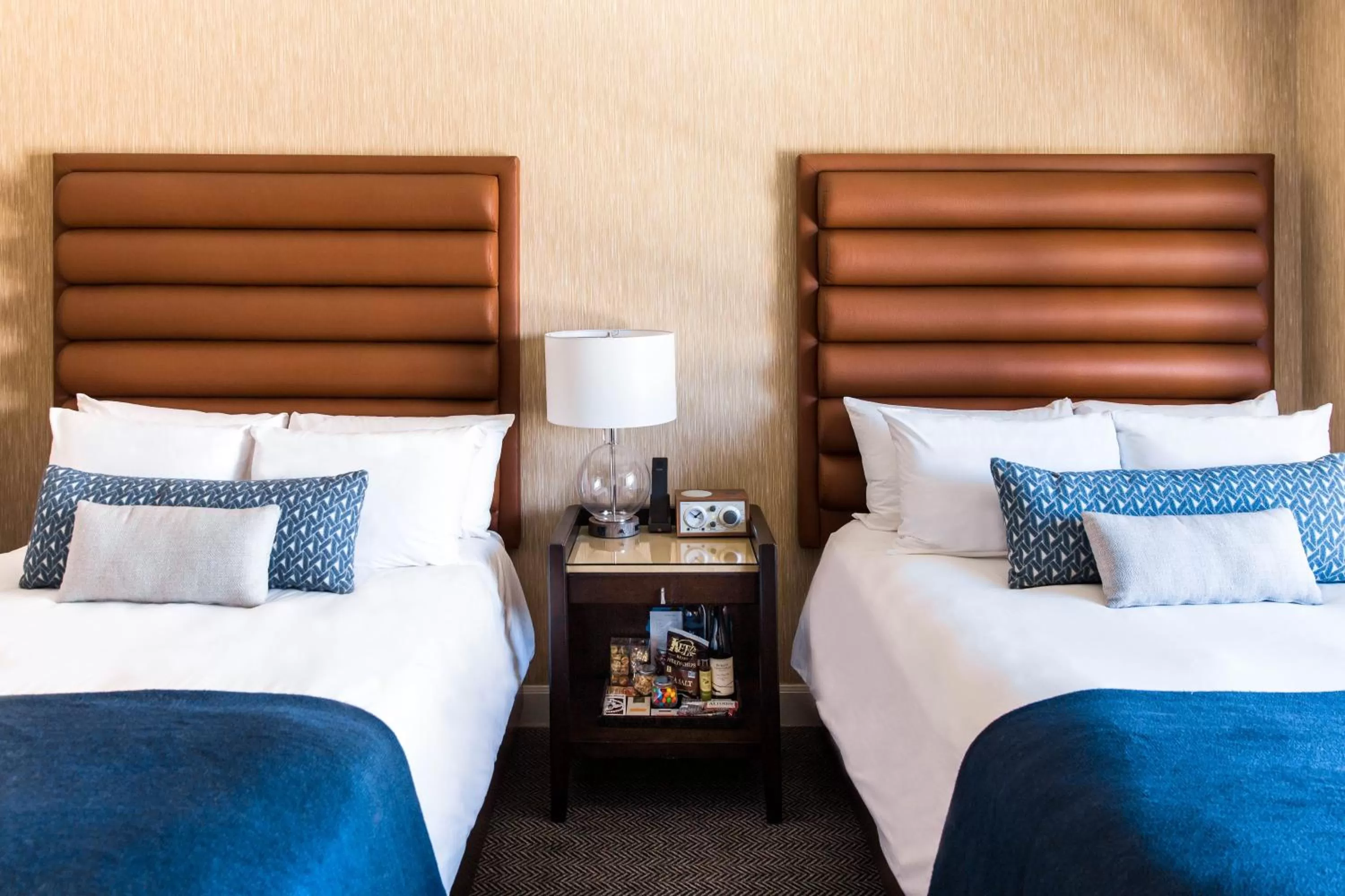 Double Room with Two Double Beds - Accessible in Dossier