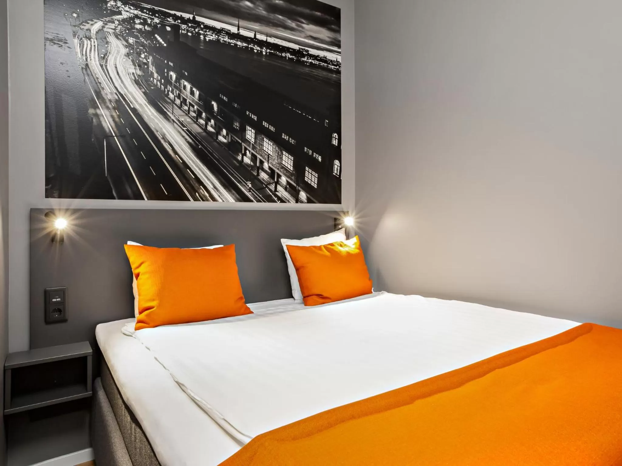 Queen Room without Window in Connect Hotel City