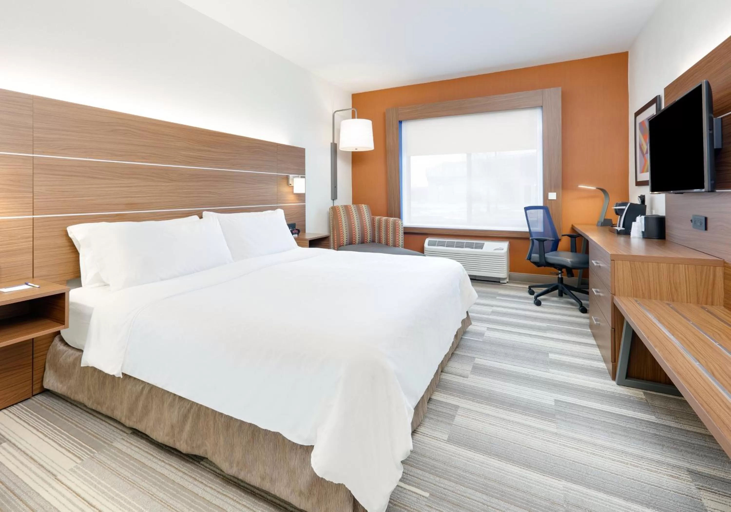 Suite - Hearing Accessible - Non-Smoking in Holiday Inn Express & Suites Mitchell by IHG