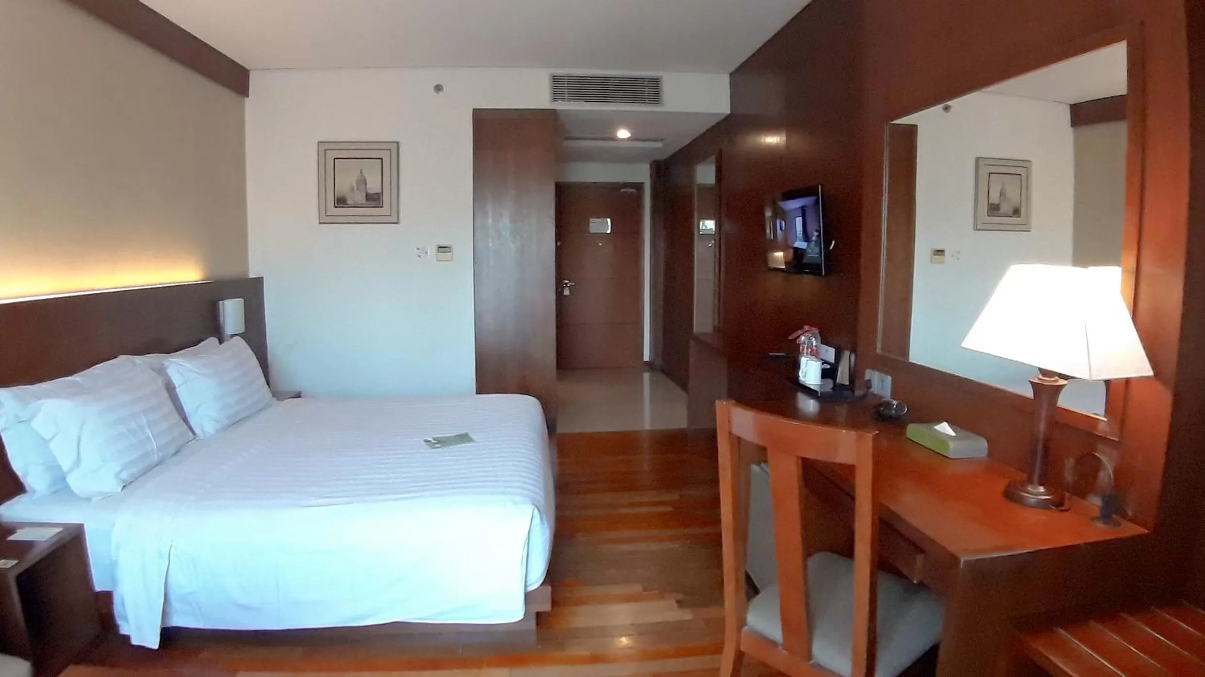 Executive King Room in Oak Tree Emerald Hotel & Coventions Semarang