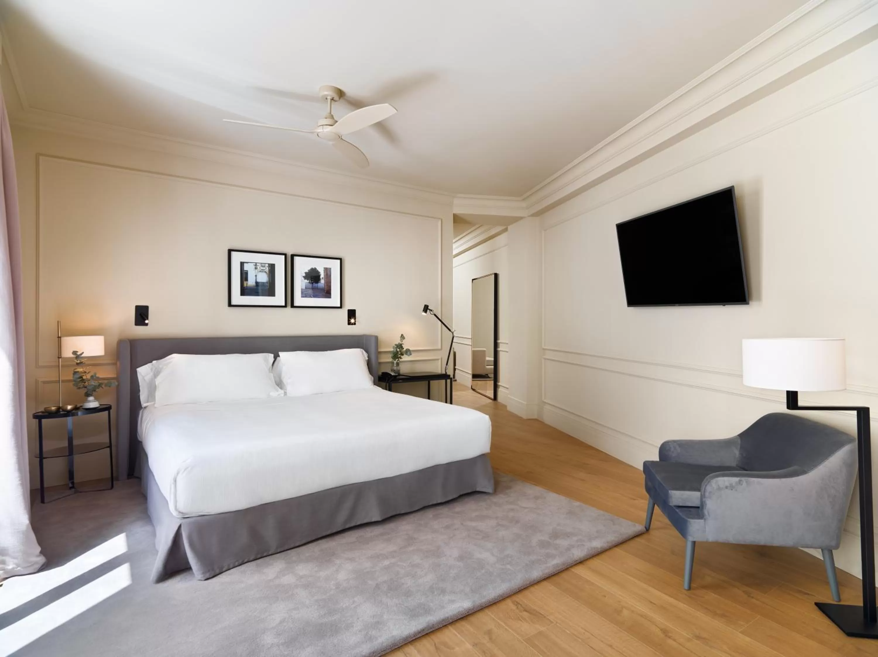 Family Room with Terrace in H10 Palacio Colomera