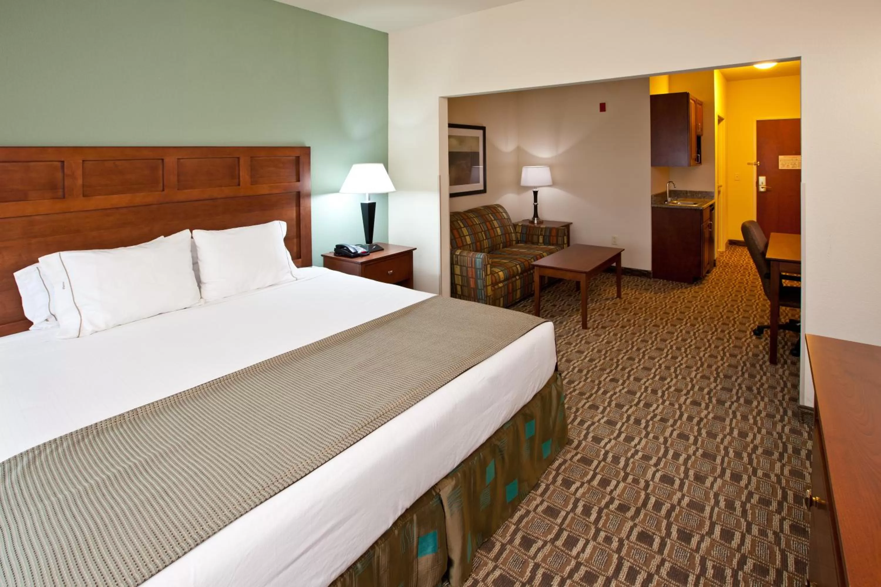 Suite - Mobility Access/Hearing Accessible in Holiday Inn Express & Suites Ripley by IHG