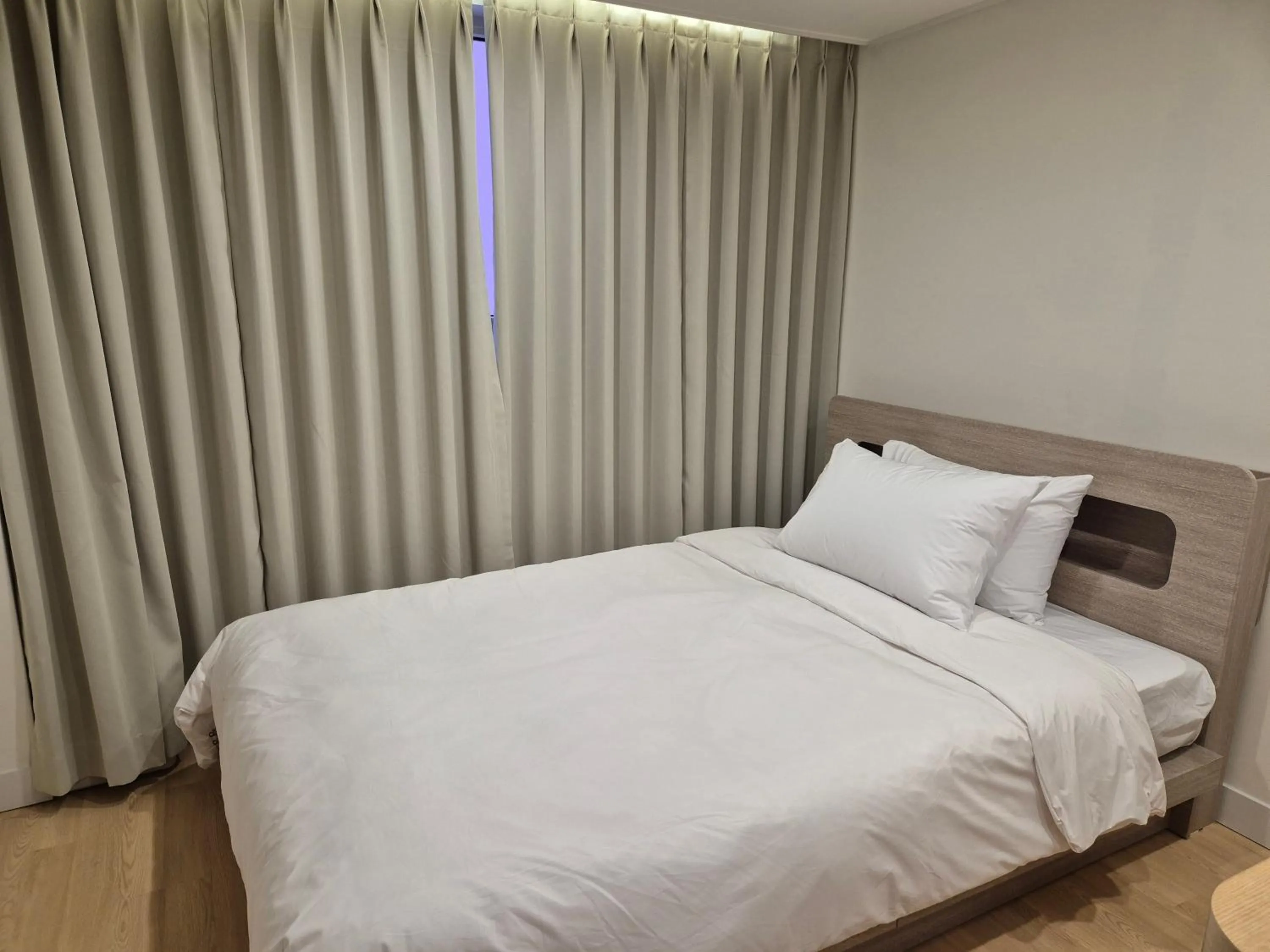 Small Single Room with Bath Tub - single occupancy in Gwang Jang Hotel