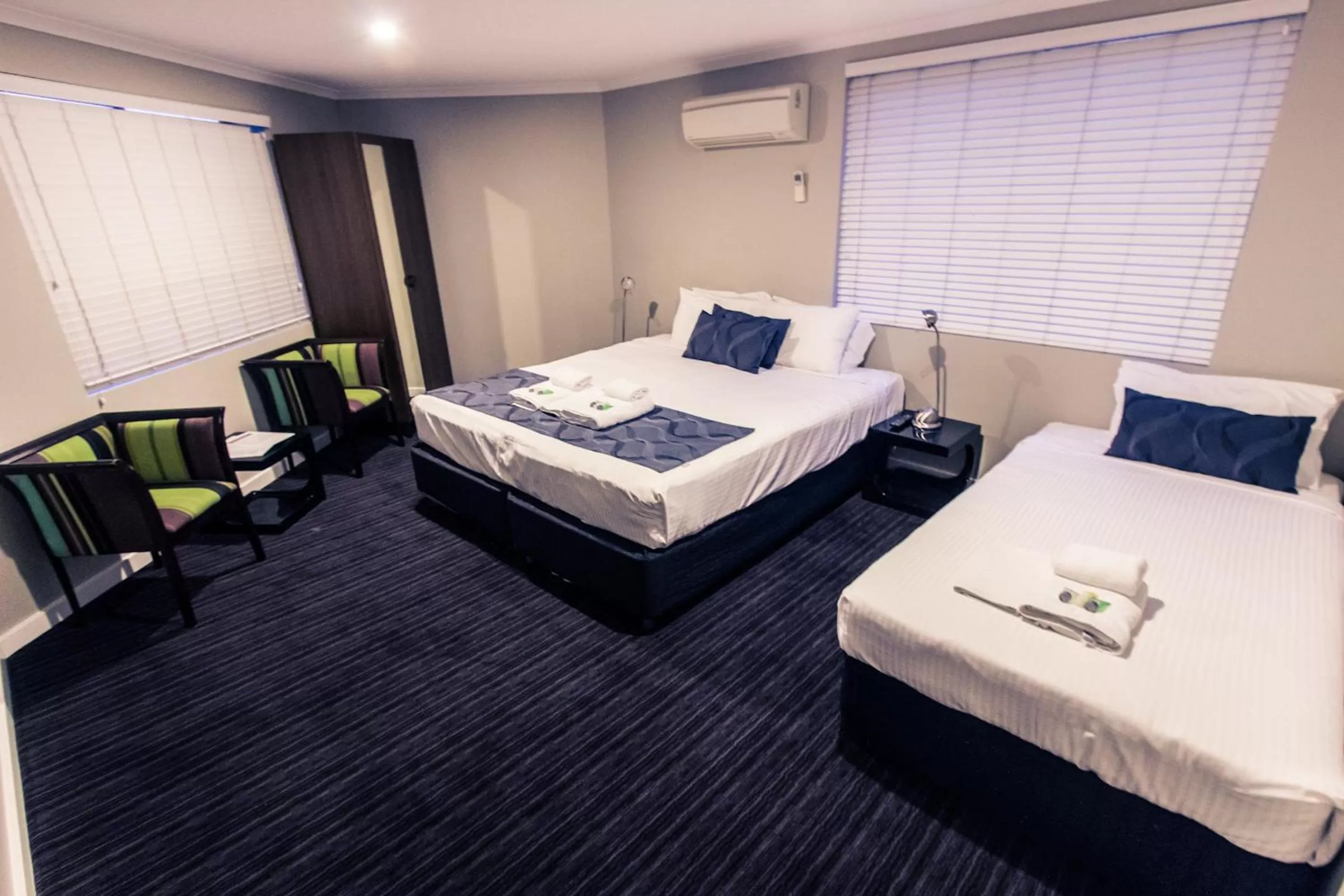 Queen & Single with Shared Bathroom in The Premier Hotel Broadmeadow