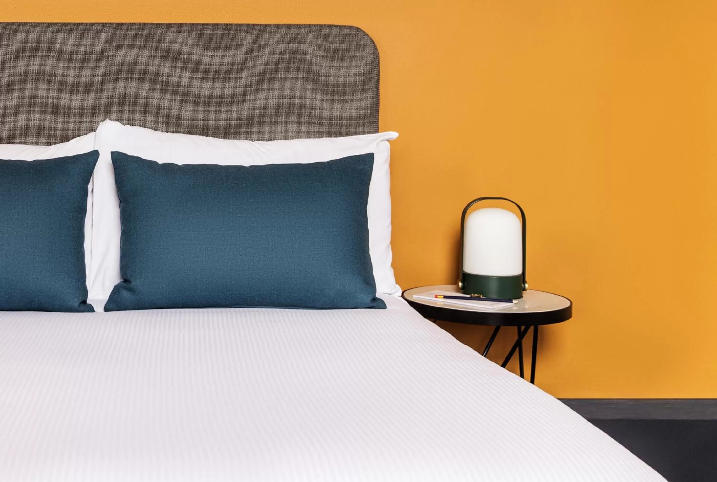 Twin or Triple Room with Shared Bathroom in The Jensen Potts Point