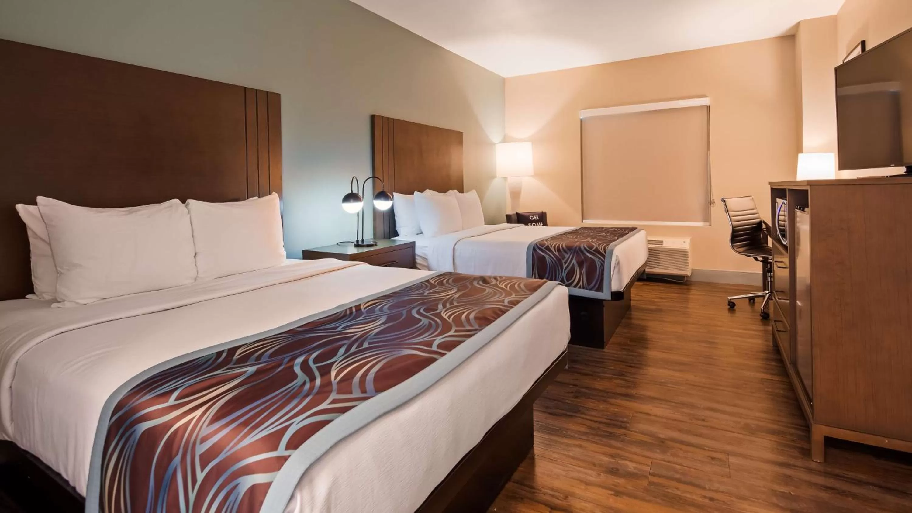 Queen Room with Two Queen Beds in Best Western Plus New Barstow Inn & Suites
