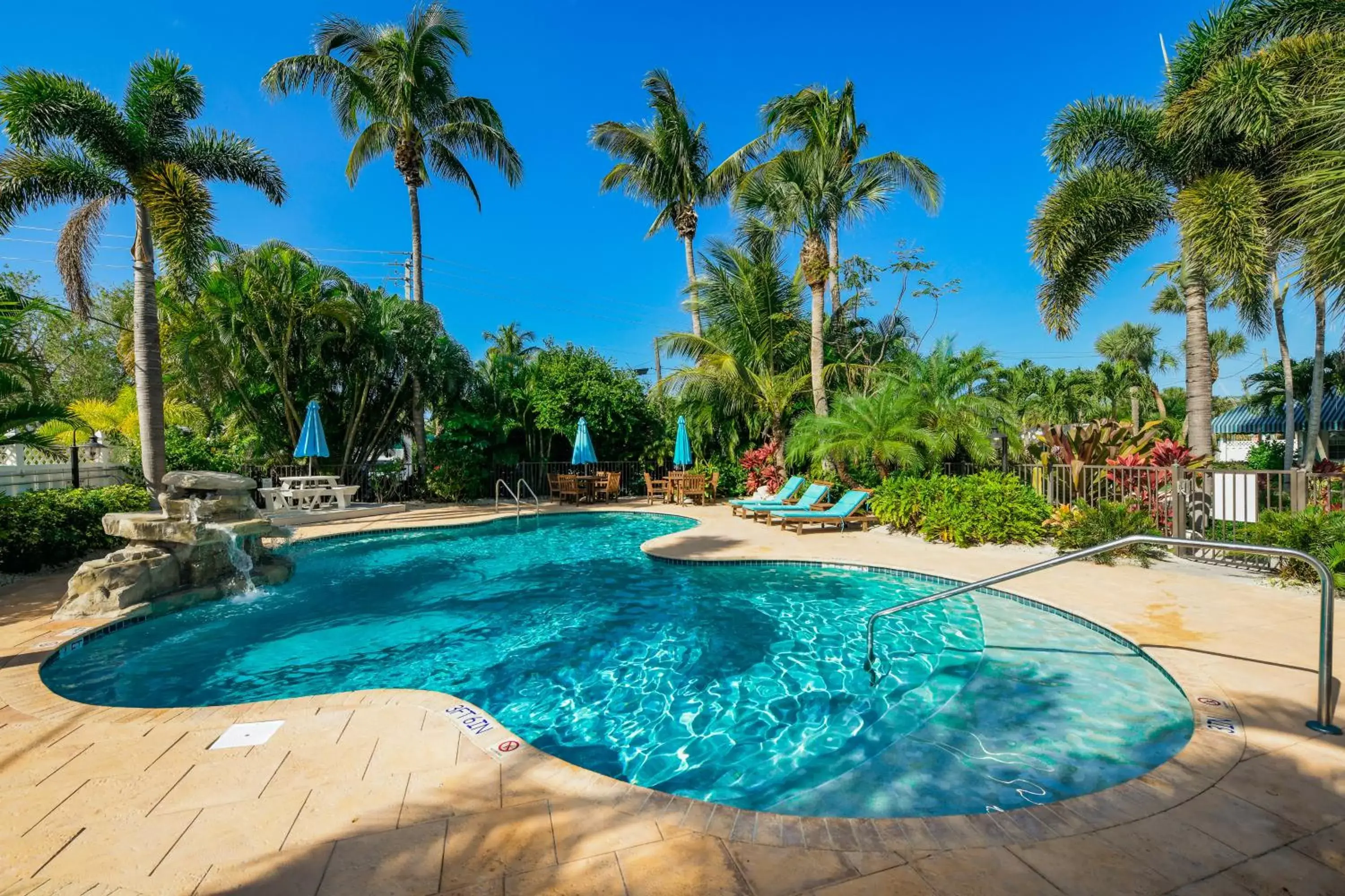 Tropical Breeze Resort Tropical Breeze Resort