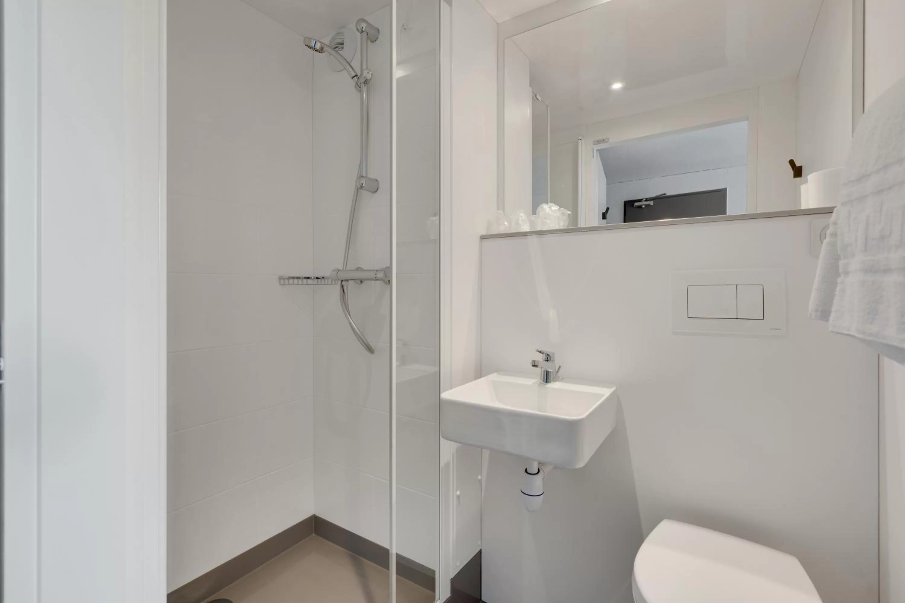 Bathroom in balladins Blois