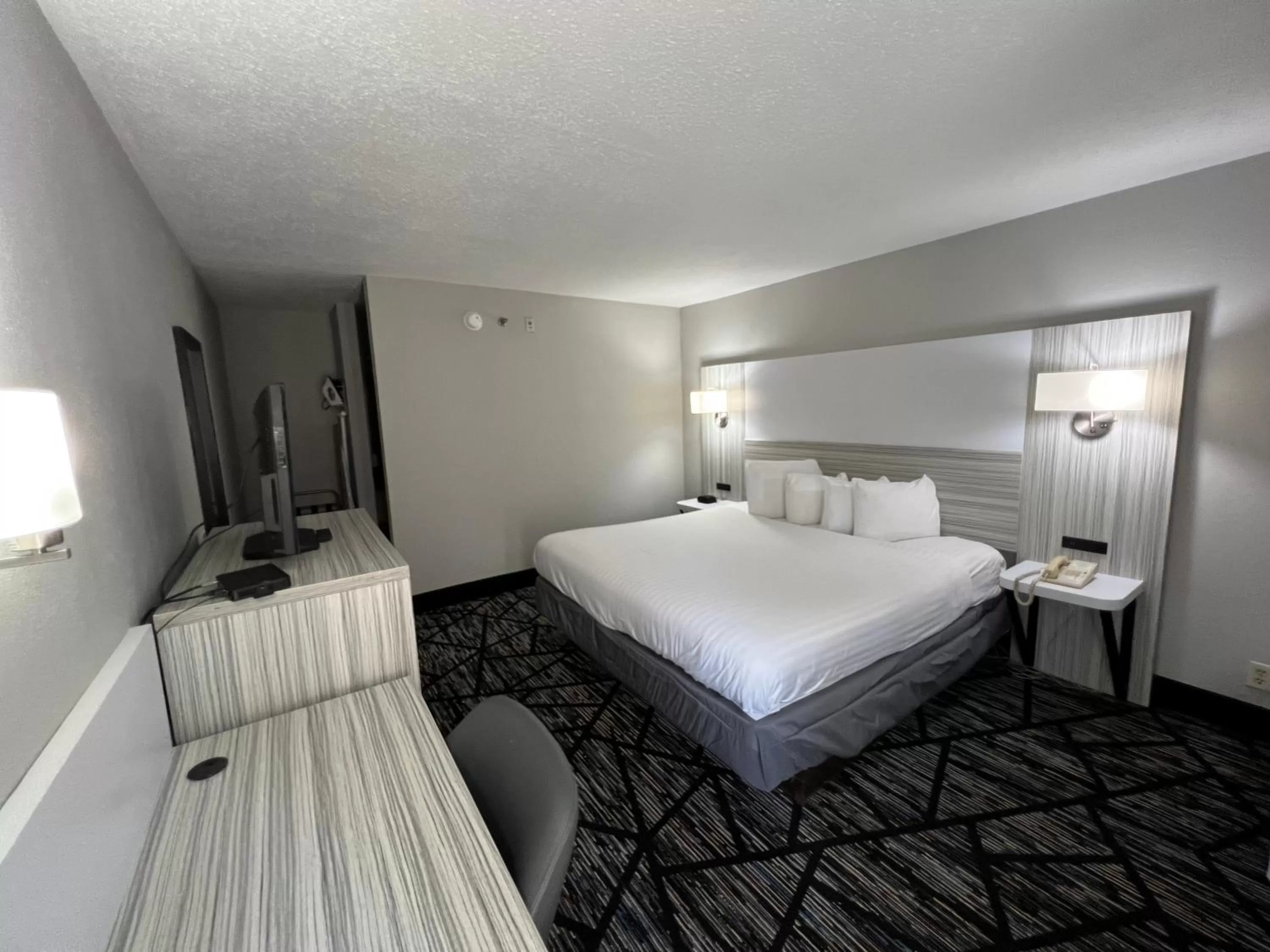 King Studio Suite Non Smoking in Baymont by Wyndham Peoria