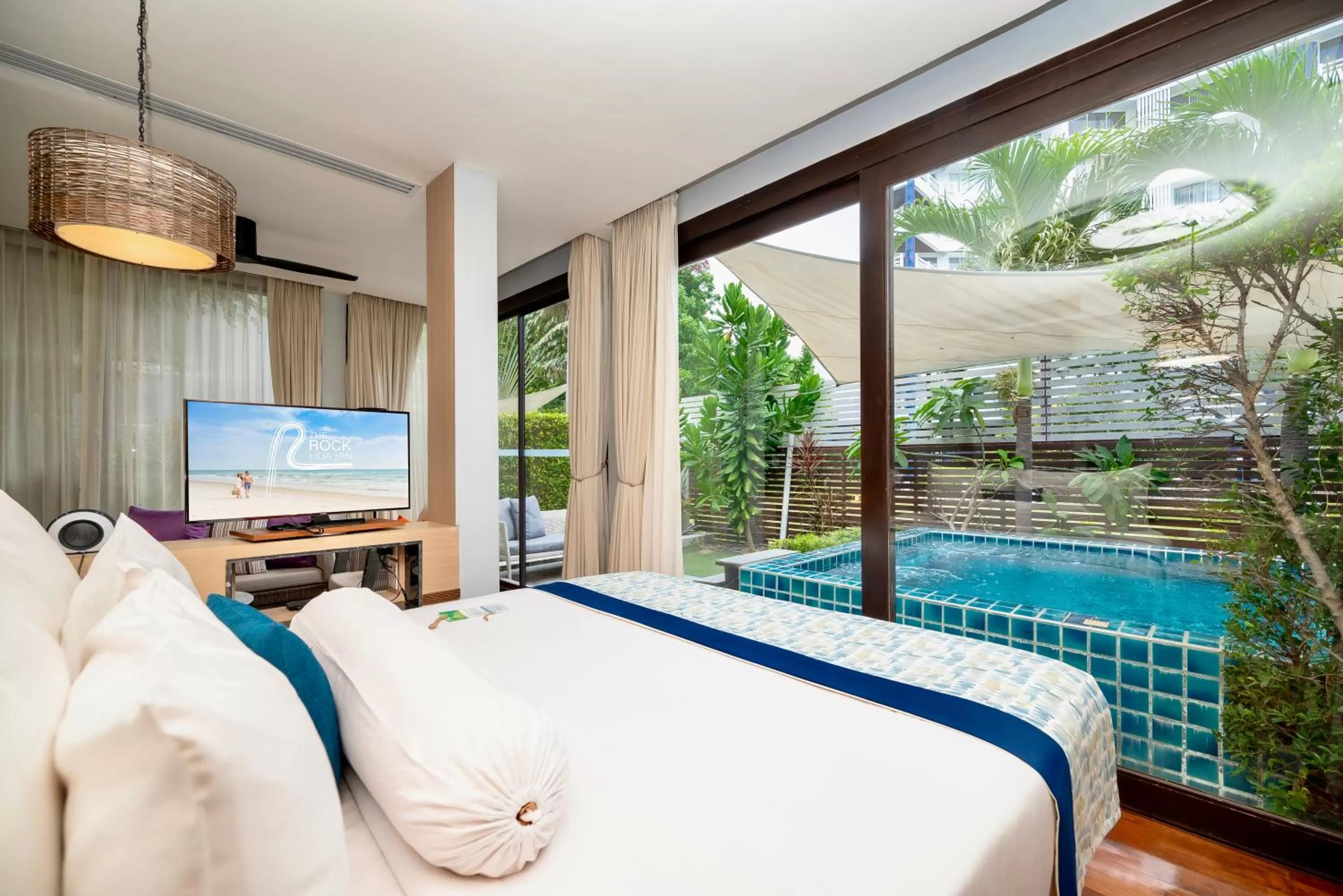  Qualia Jacuzzi Pool Villa in The Rock Hua Hin Beachfront Spa Resort