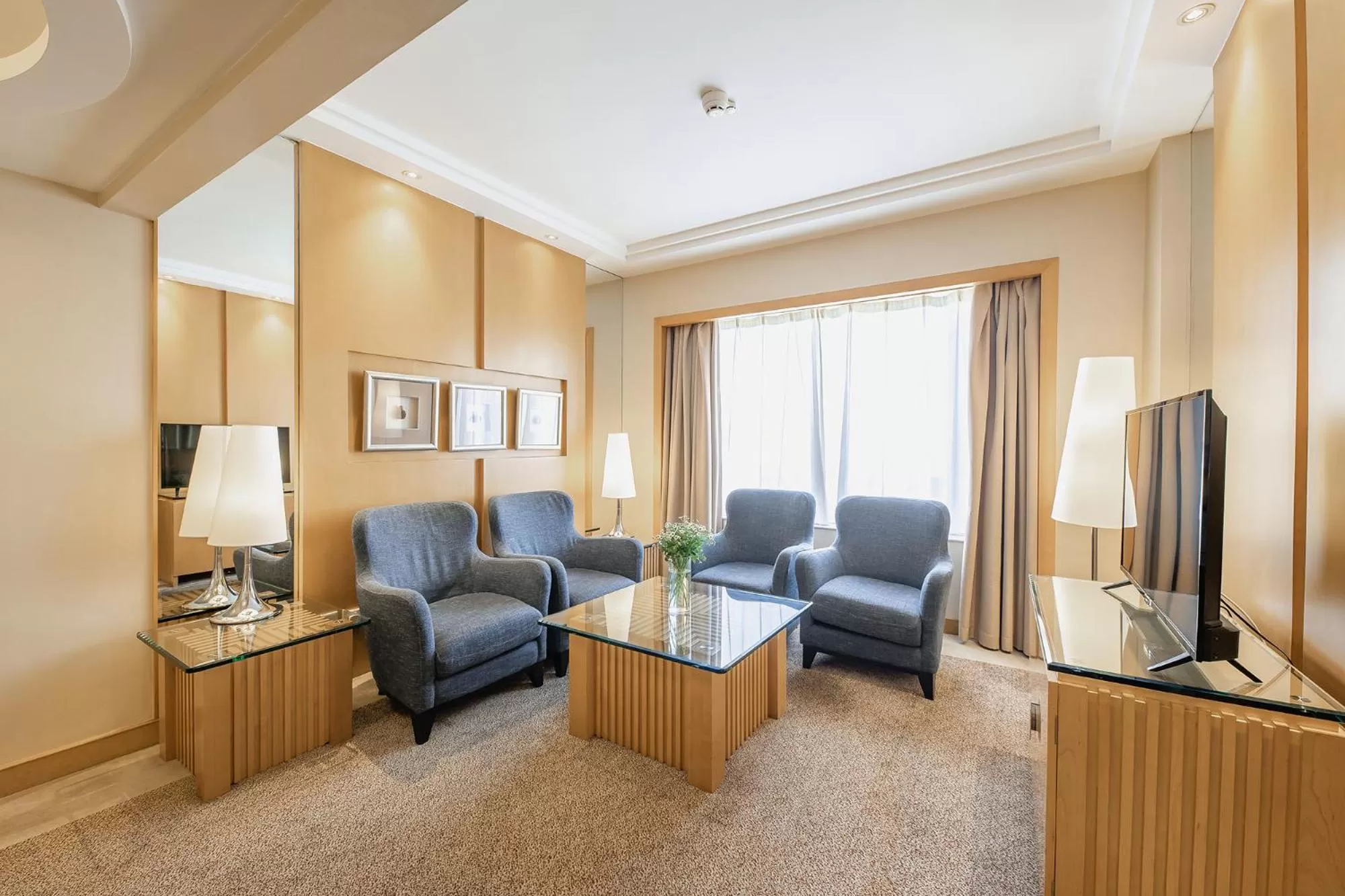 One-Bedroom King Suite - Lounge Access in Crowne Plaza Shanghai by IHG