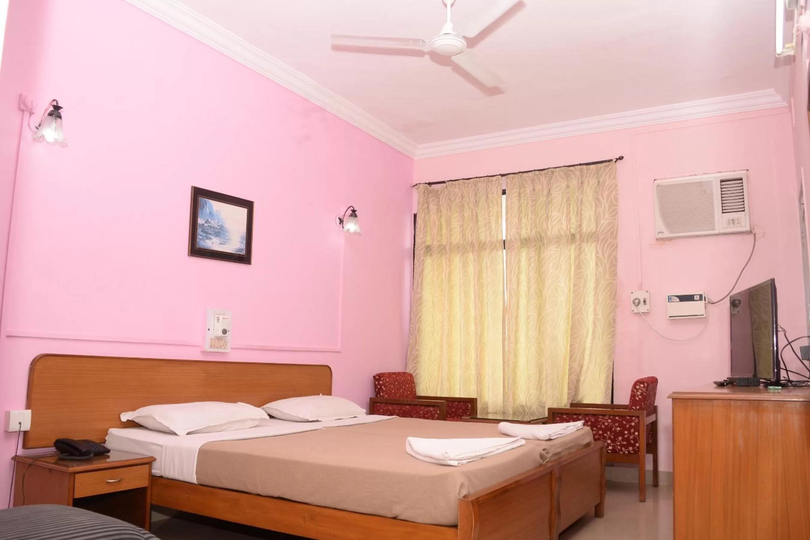 Standard Double or Twin Room - single occupancy in Margao Residency