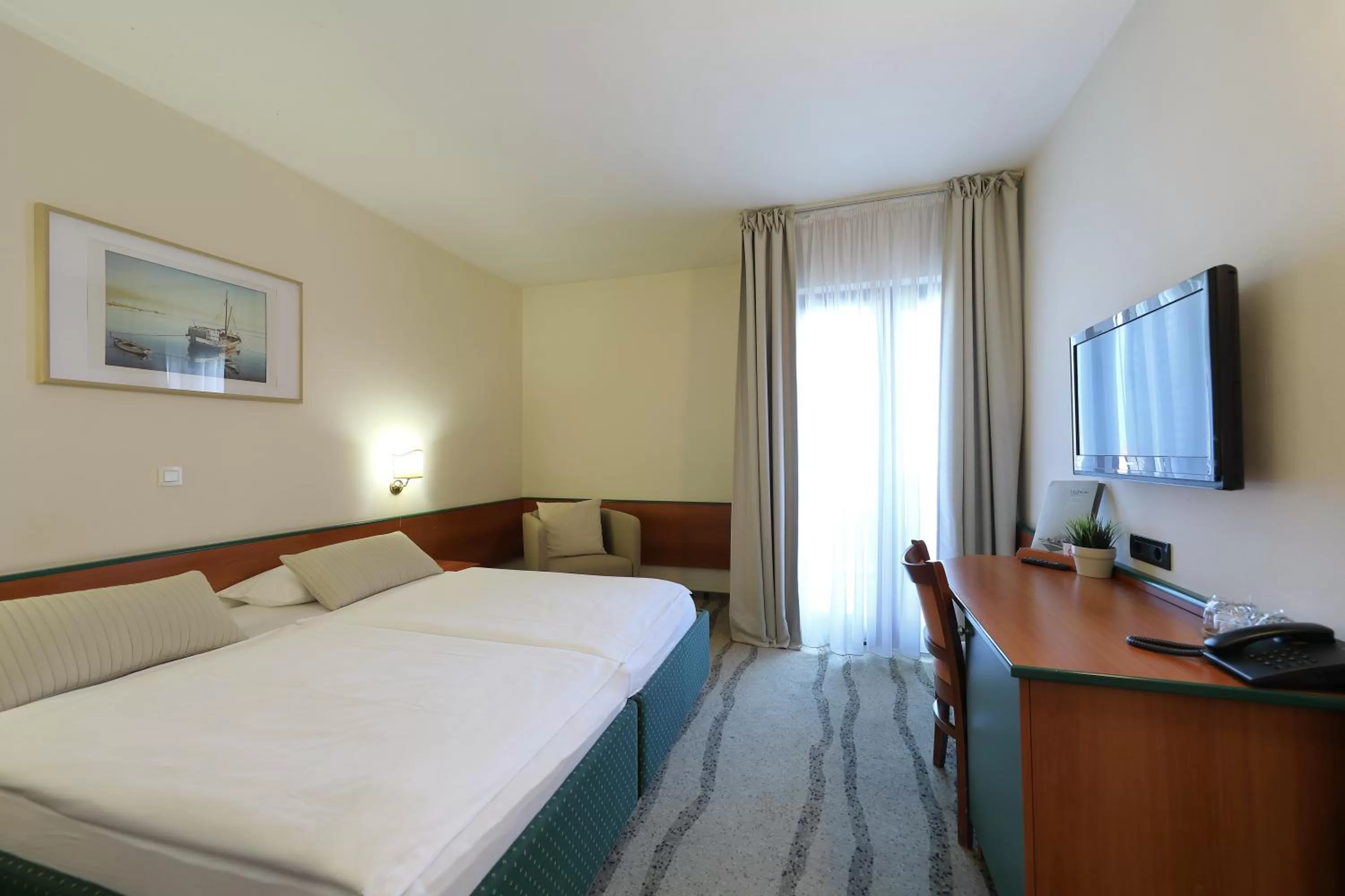 Standard Double or Twin Room with Balcony in Hotel Mediteran