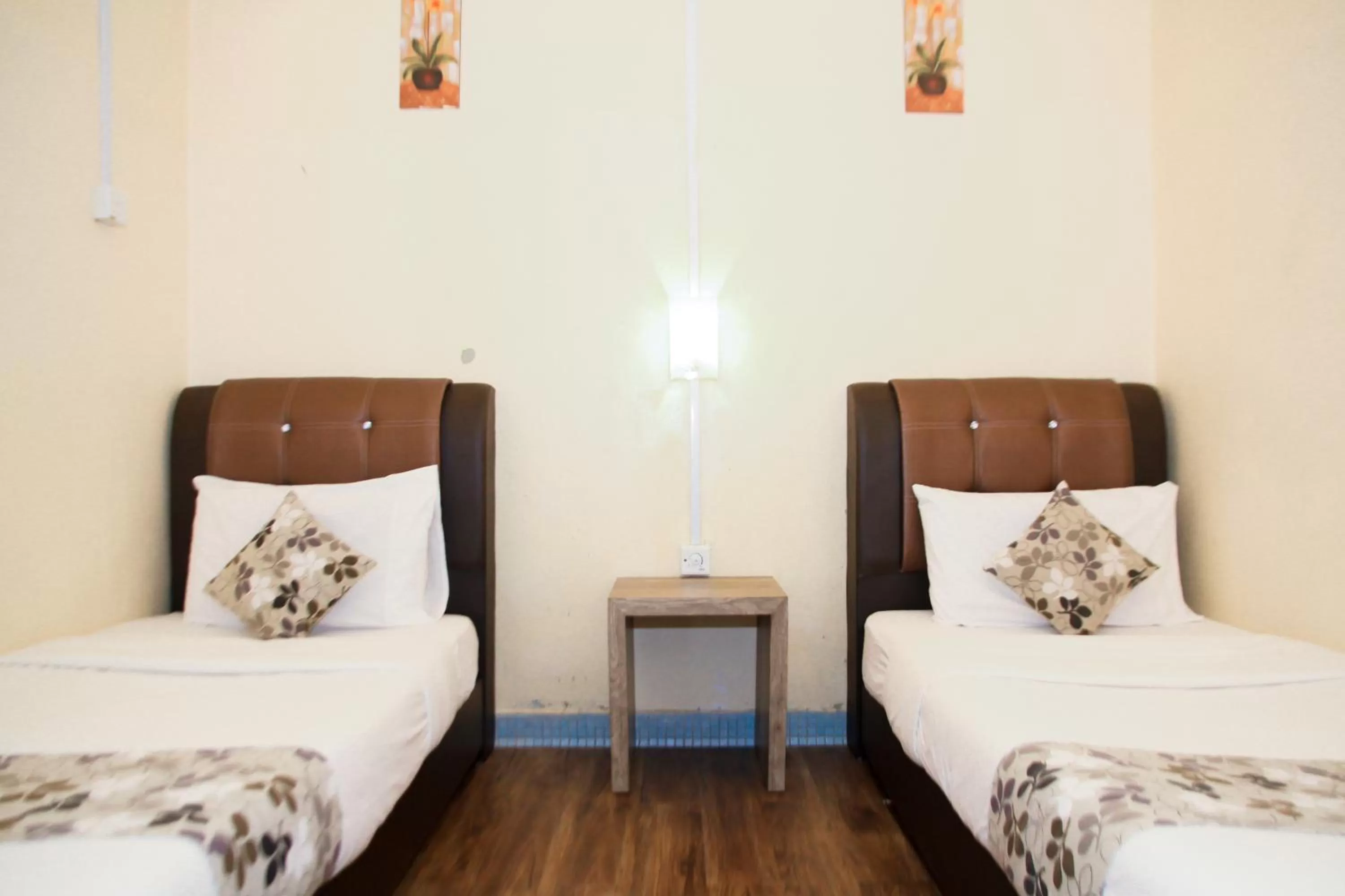 Standard Twin Room with Shared Bathroom in Myra Hotel Mersing