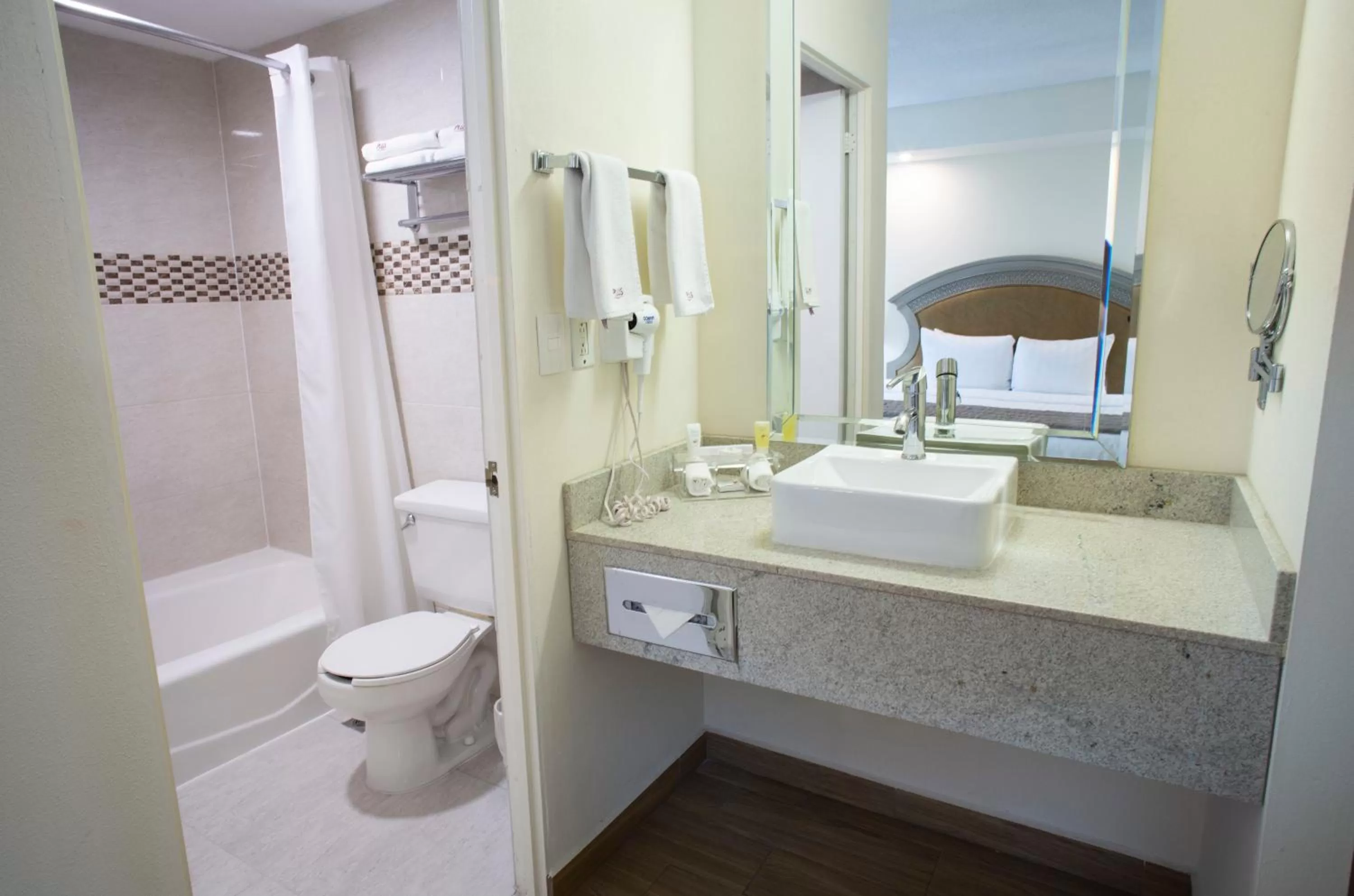 Junior Suite with 2 Double Beds and Kitchenette - Non Smoking in Best Western PLUS Monterrey Colón