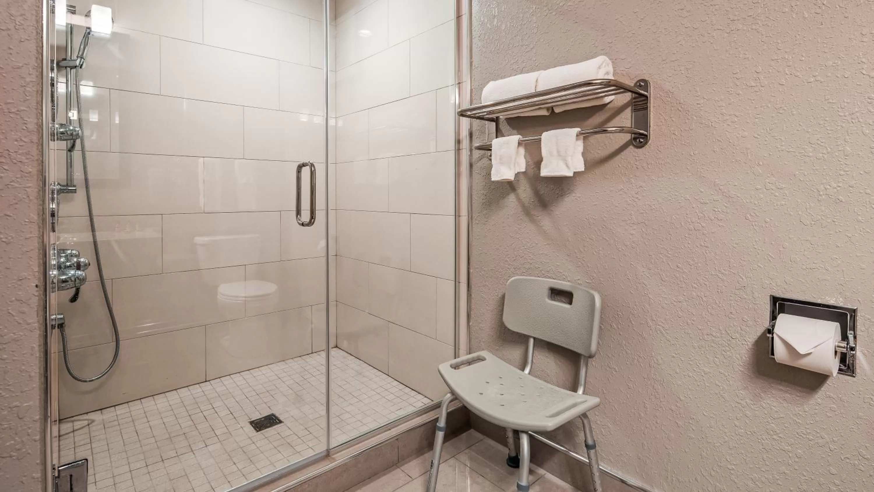 King Suite with Walk-In Shower - Mobility Access in Best Western Plus North Joliet