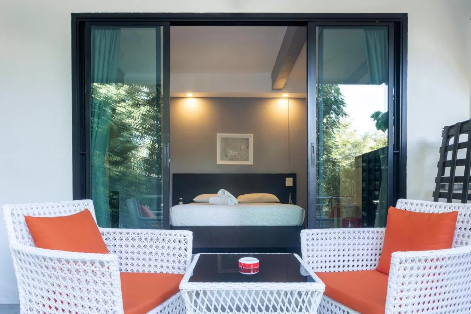 Superior Double Room with Terrace in THE BEACH CHA AM Residence