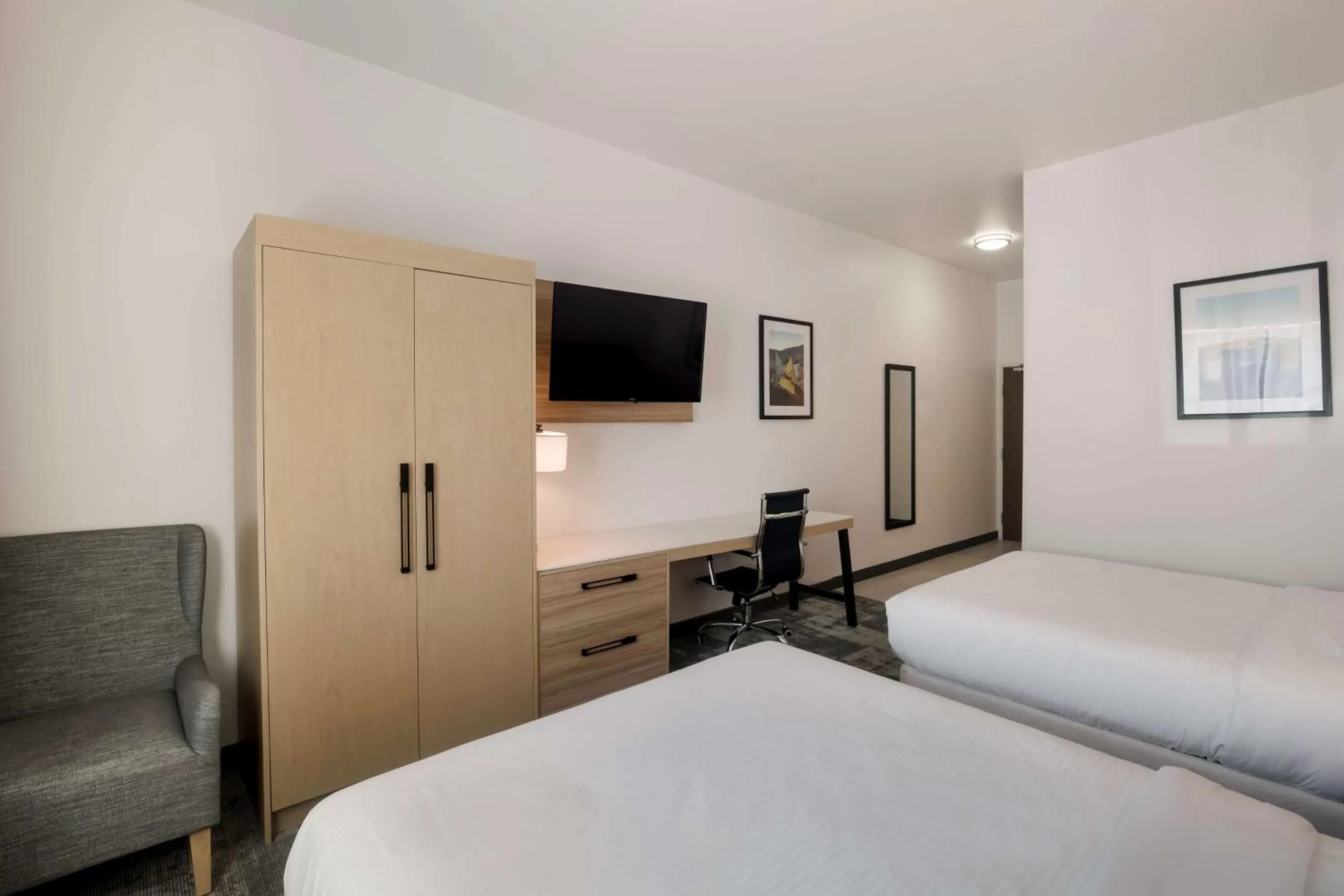 Queen Room with Two Queen Beds - Mobility Accessible in Best Western Colfax