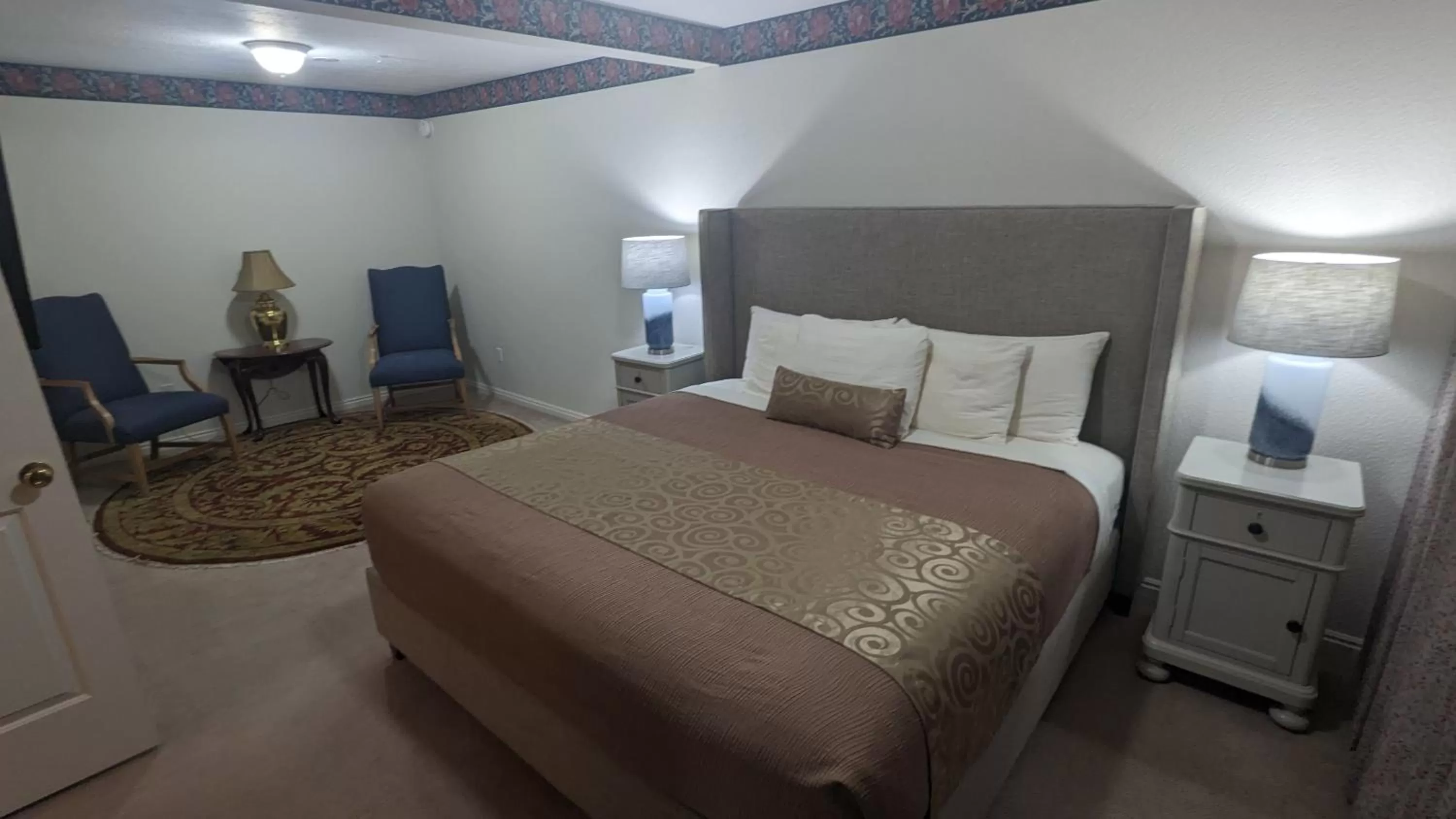 Deluxe King Suite in The Kimball at Temple Square