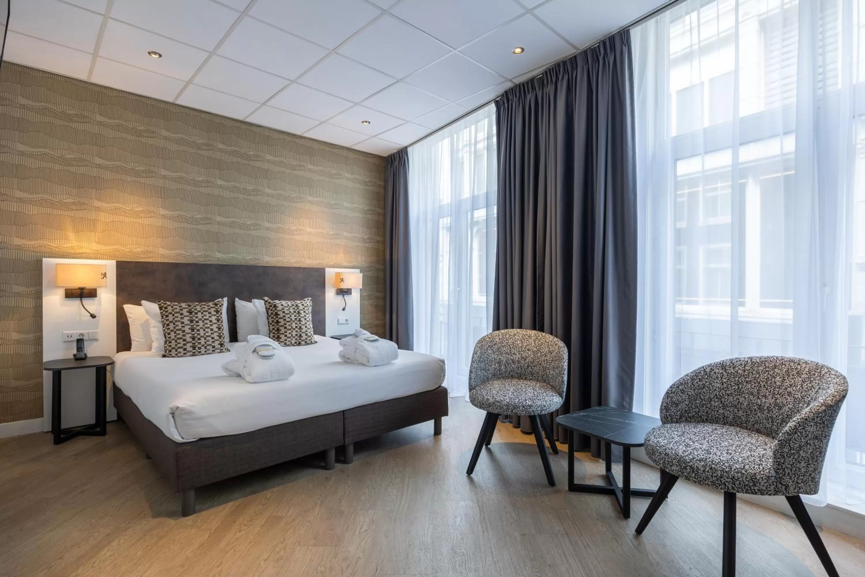 Superior Double or Twin Room in Hotel Amsterdam De Roode Leeuw