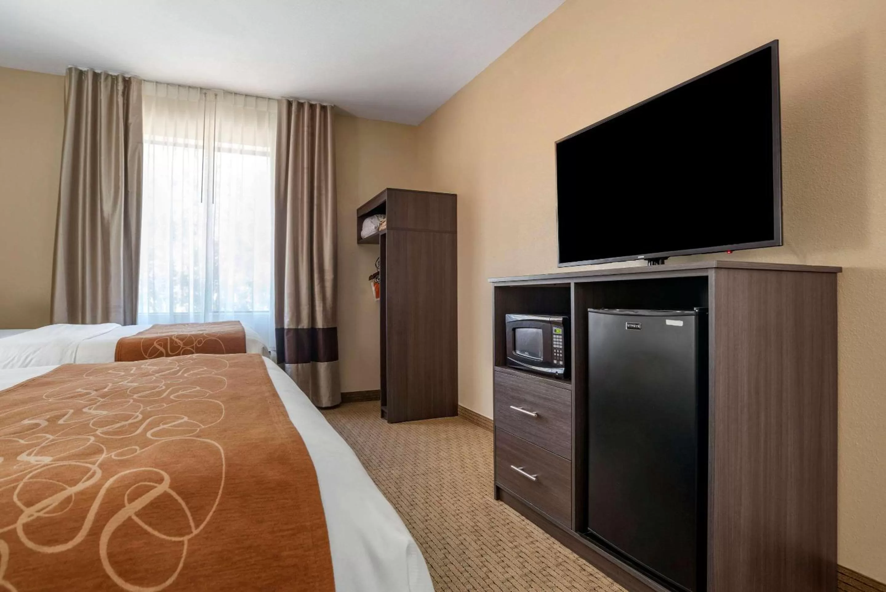 Queen Suite with 2 Queen Beds - Non-Smoking in Comfort Suites Mobile West Tillmans Corner