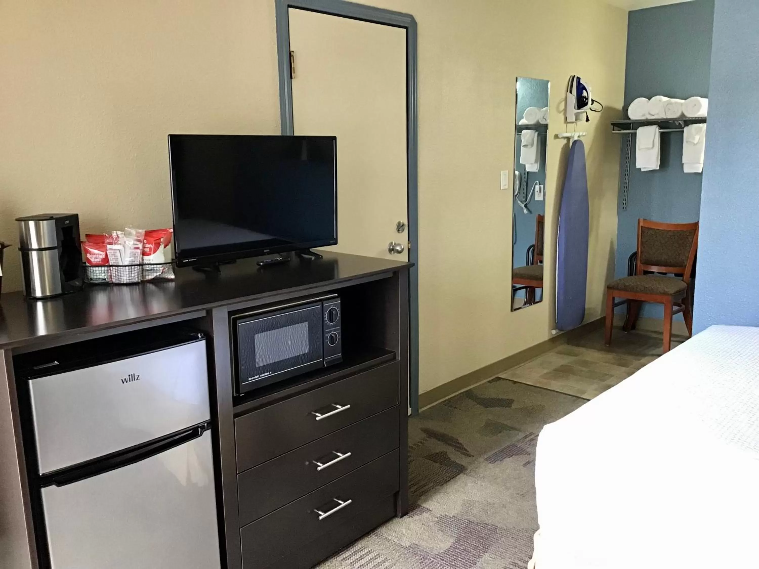 Economy Double Room with Two Double Beds - Non-Smoking in Best Western Helena - Capitol Hotel