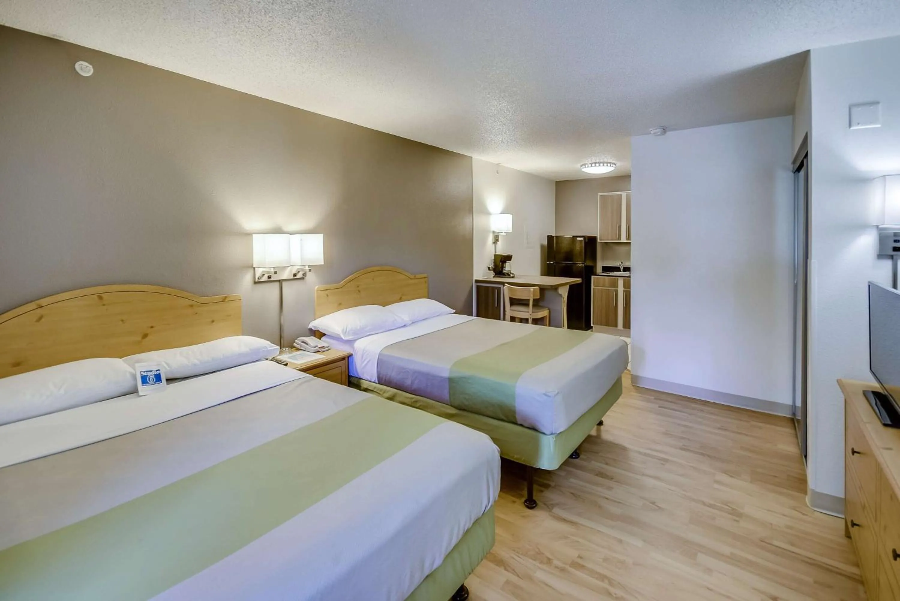 Quadruple Room - Disability Access - Non-Smoking in Studio 6-Houston, TX - Hobby South