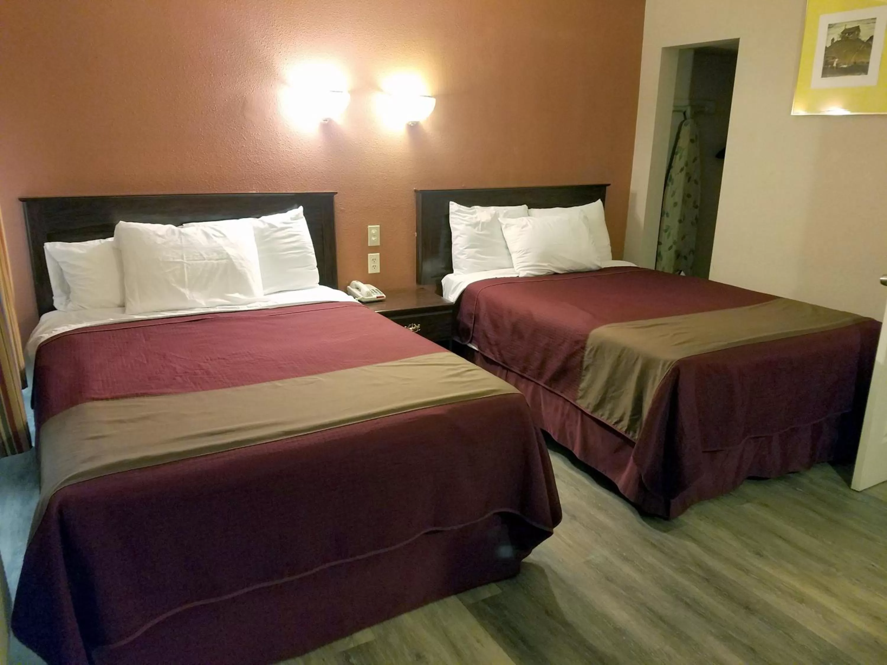 Queen Room with Two Queen Beds in Americas Best Value Inn Ozona
