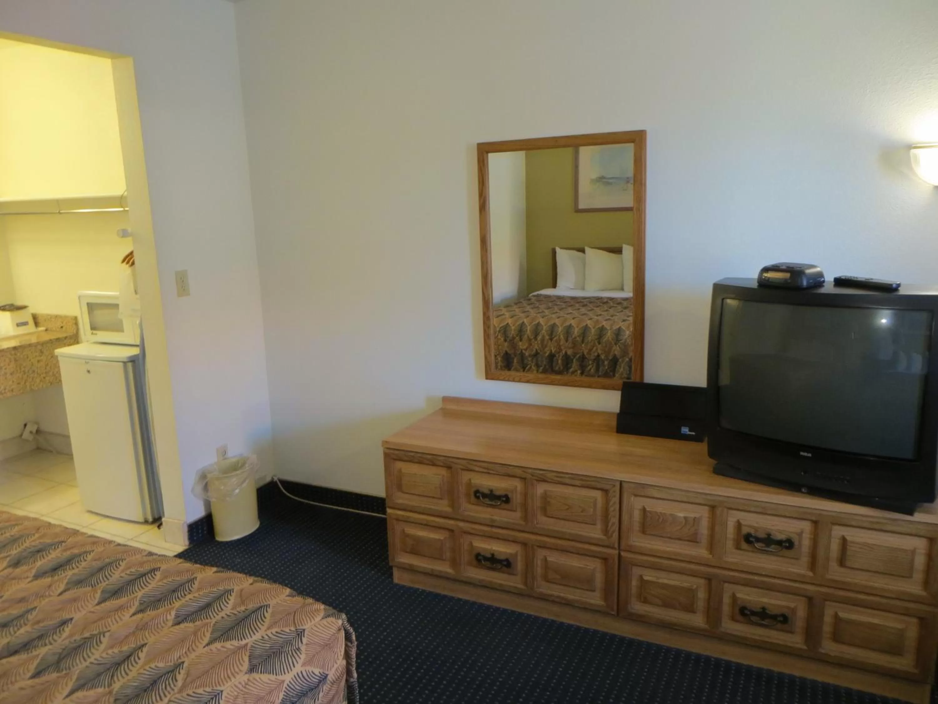 King Studio Suite - Non-Smoking in Travelodge by Wyndham Banning Casino and Outlet Mall