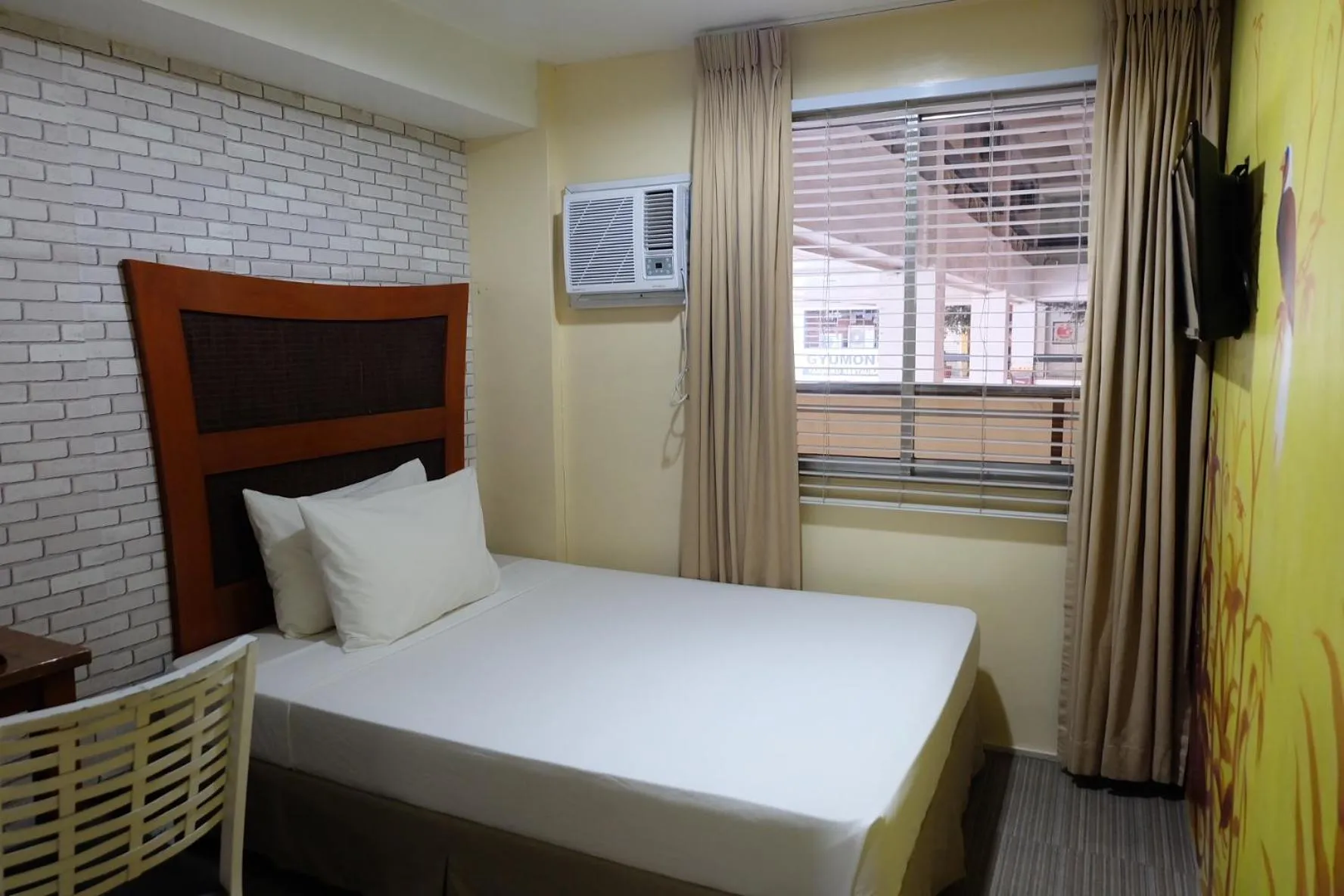 Standard Double Room in Spaces Hotel Makati