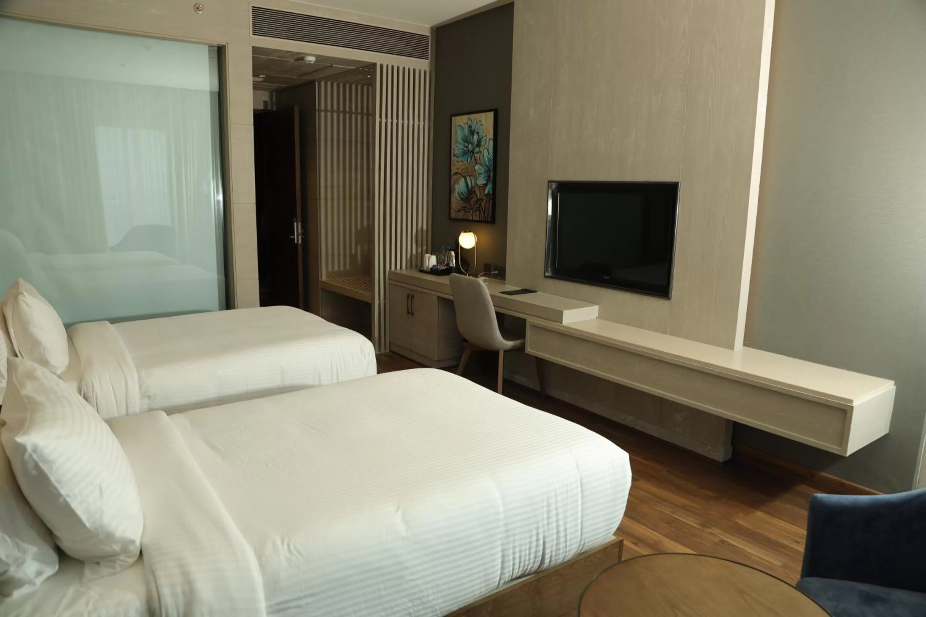 Twin Room - single occupancy - Smoking in Wyndham Chandigarh Mohali