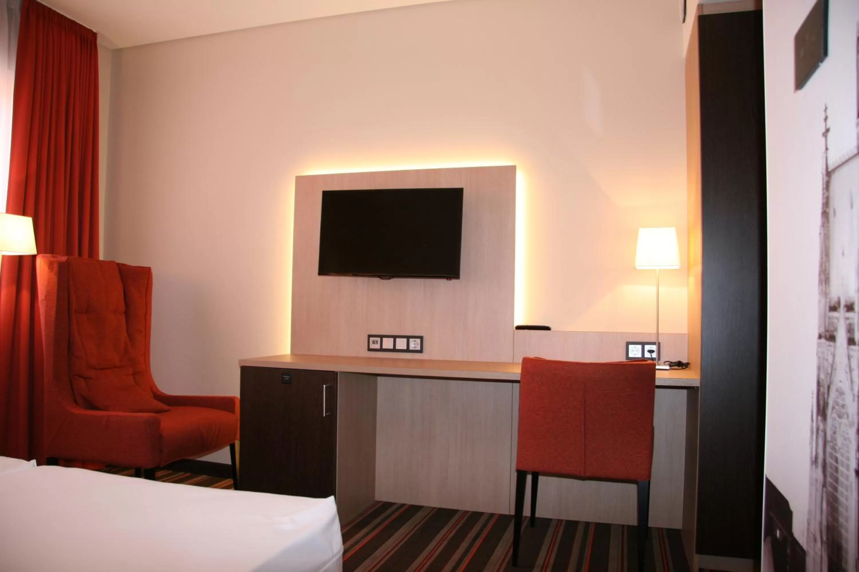 Bedroom, Bed in Hotel Fortune