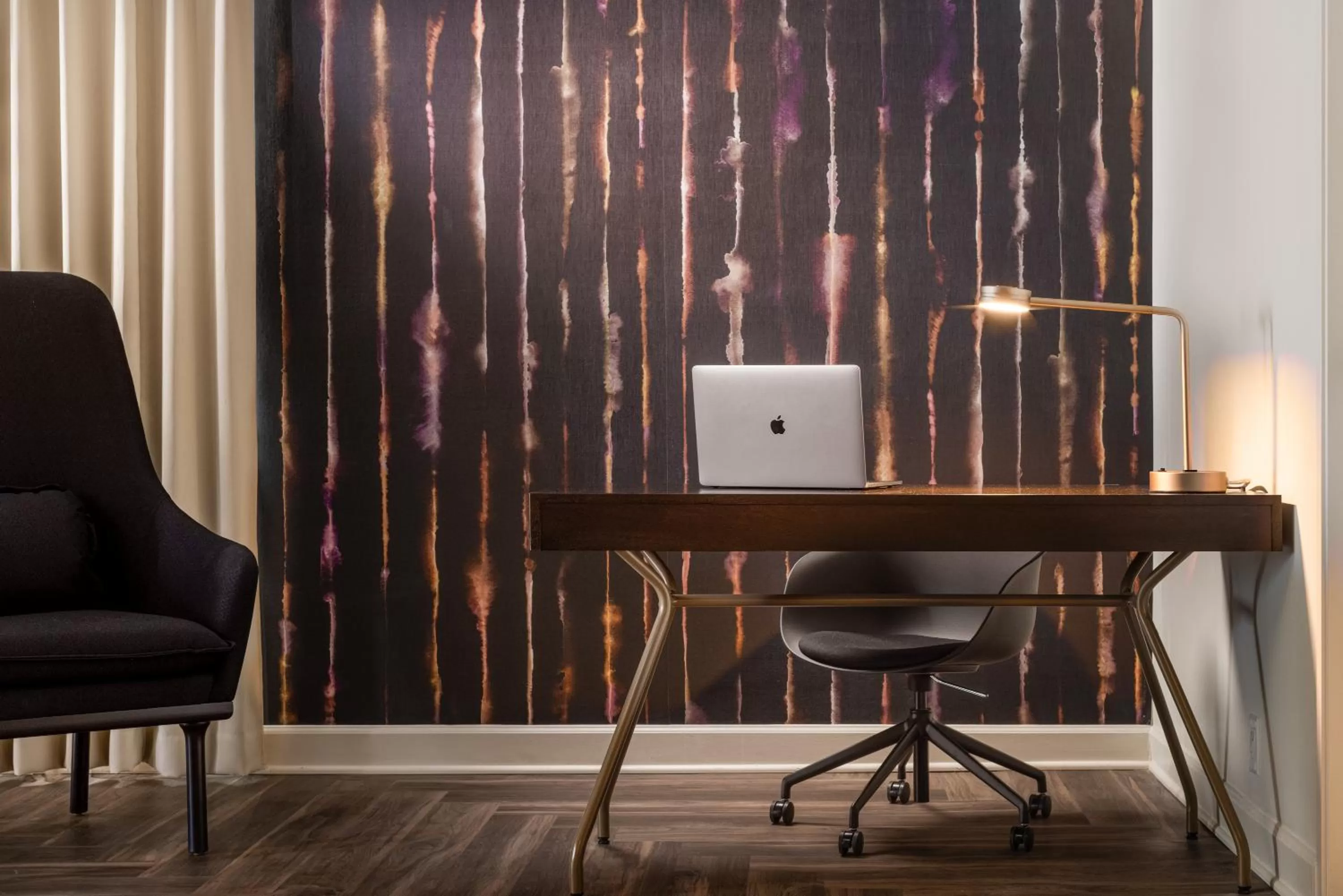 Deluxe King Suite in Hotel Deco