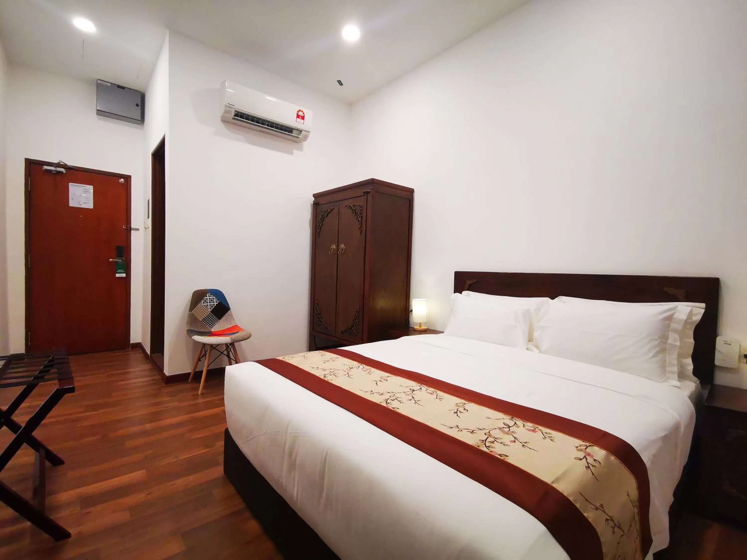 Queen Room with Garden View in Mclane Boutique Hotel