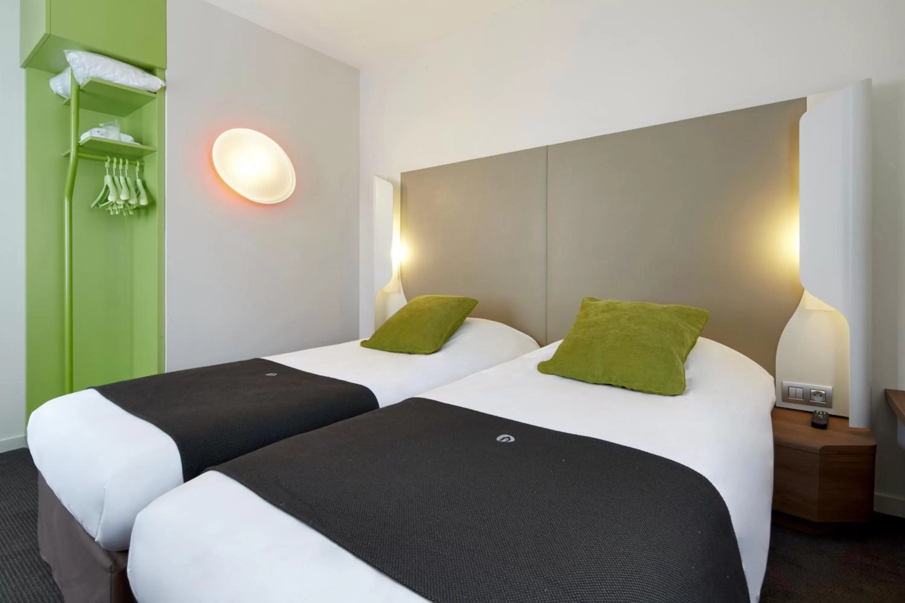 Twin Room in Campanile Annemasse Gare– Genève