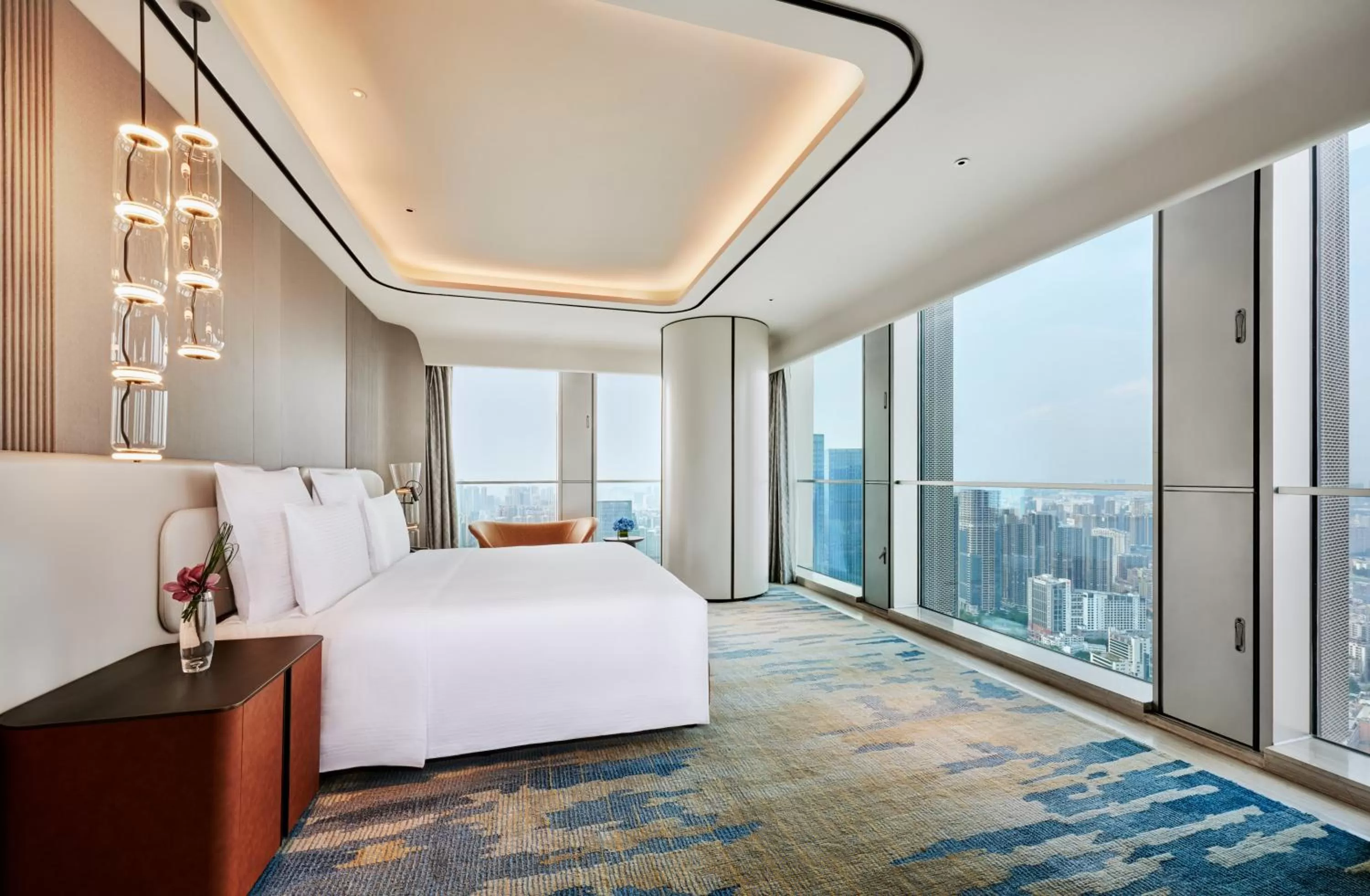 Deluxe Suite with One King Bed and Lounge Access - single occupancy - Skyline View in Pullman Shenzhen North
