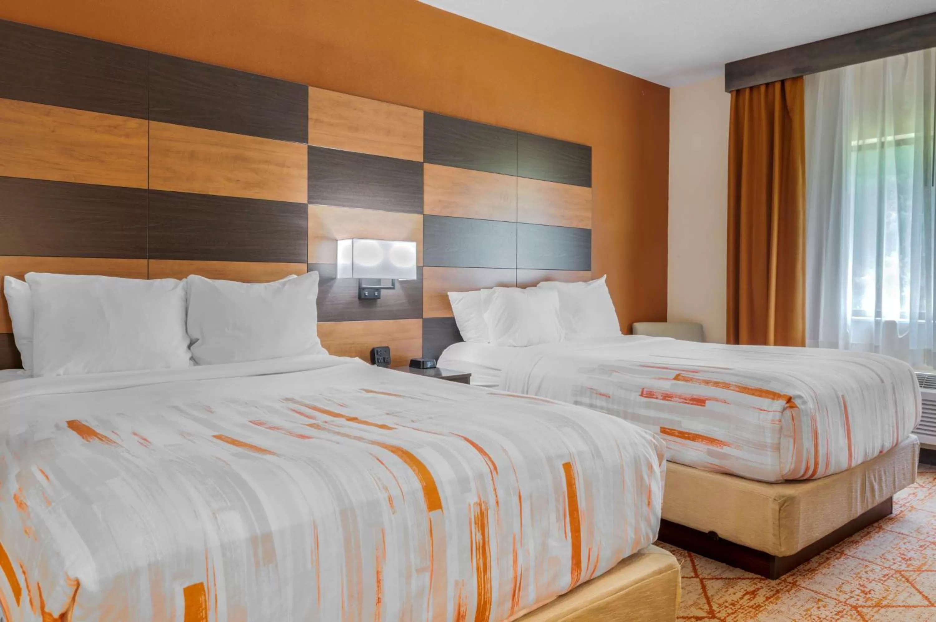 Queen Room with Two Queen Beds and Communication Assitance in Best Western Plus Warsaw