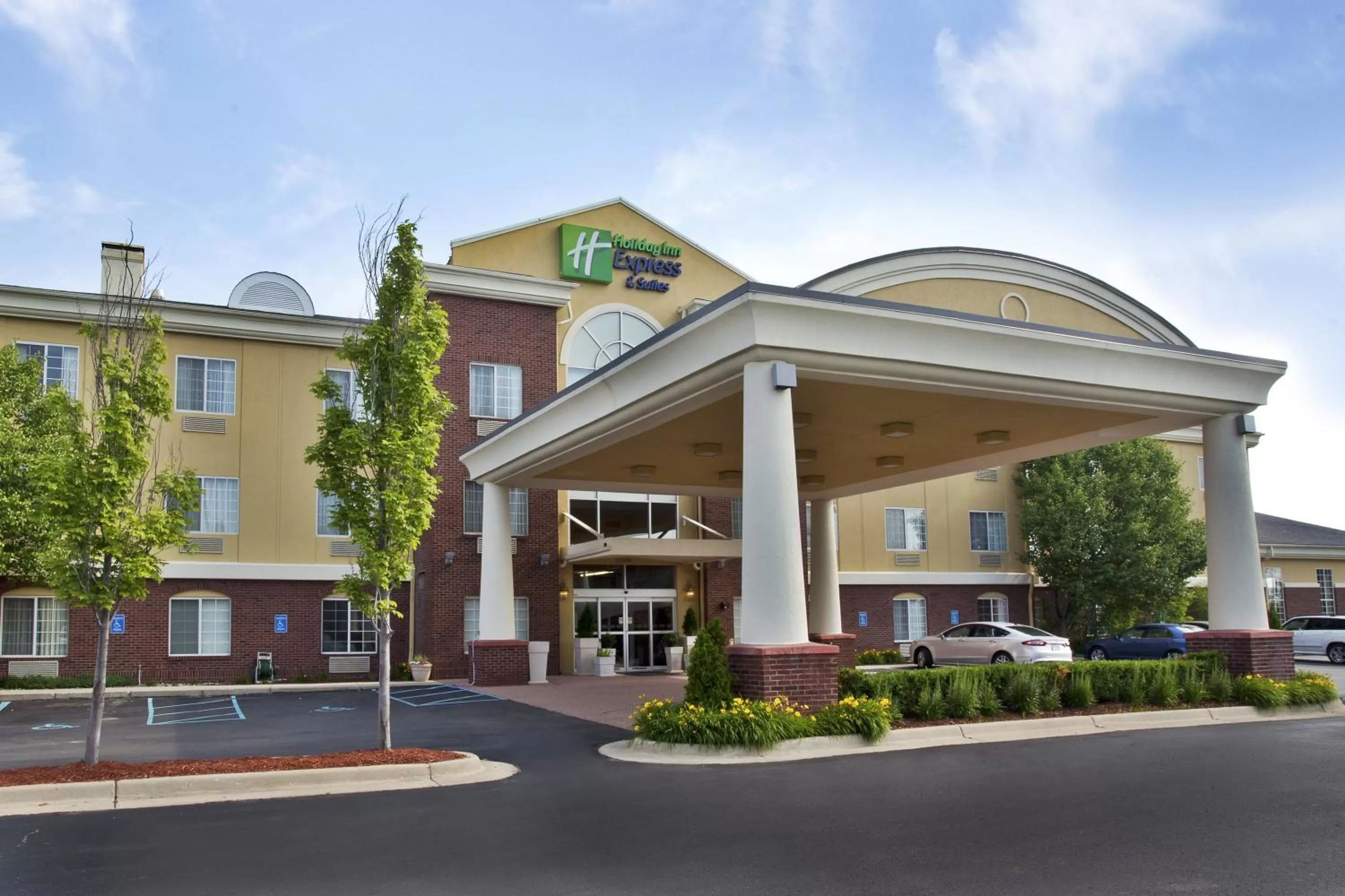 Holiday Inn Express Hotel & Suites Woodhaven by IHG