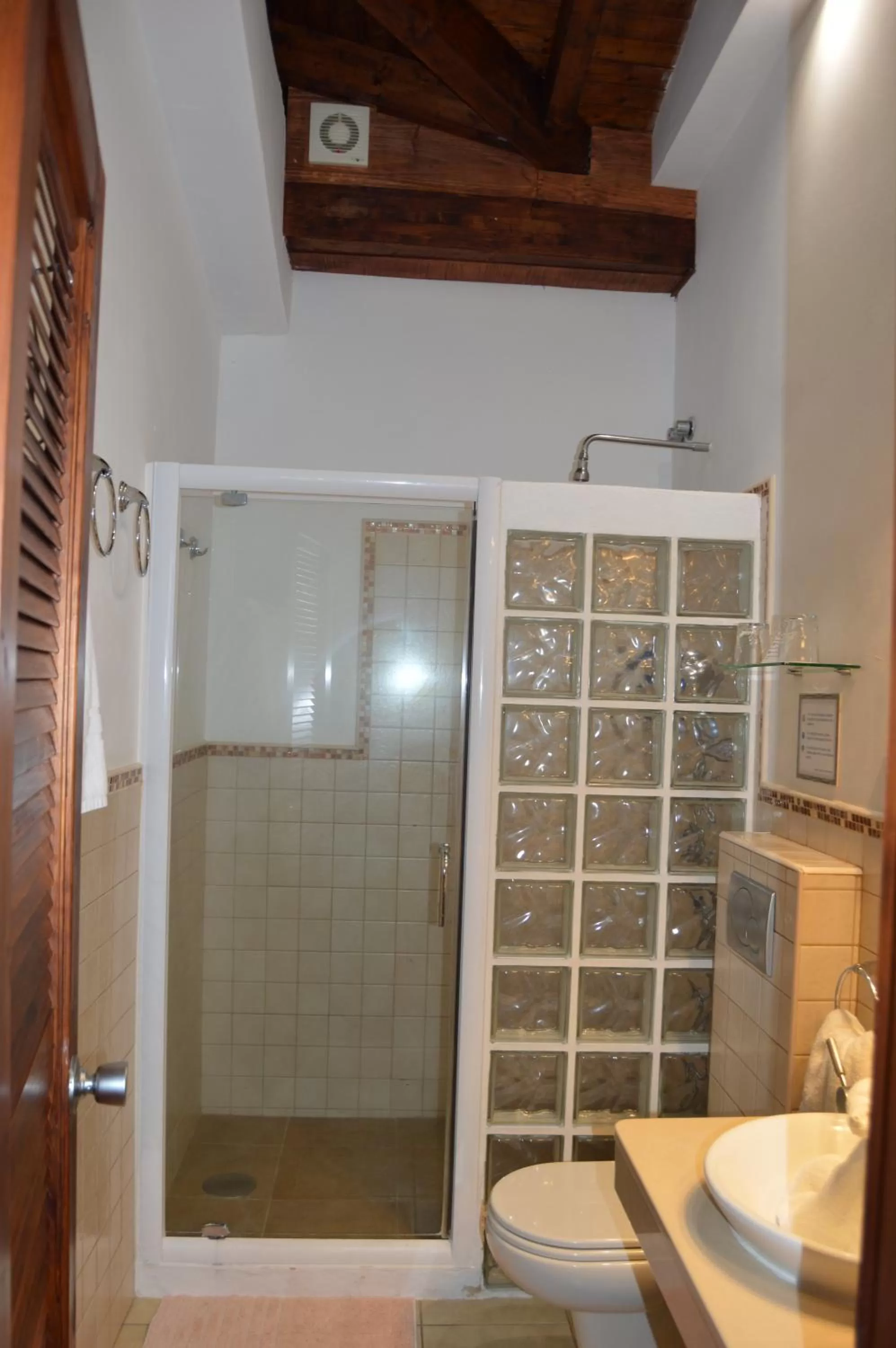 Bathroom in Gara Hotel
