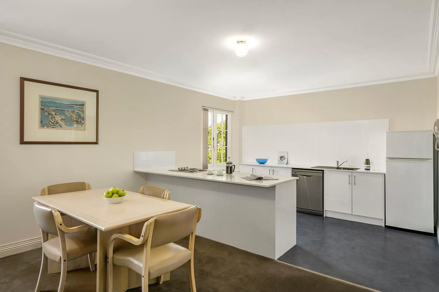 Deluxe One-Bedroom Apartment in Quest Trinity House