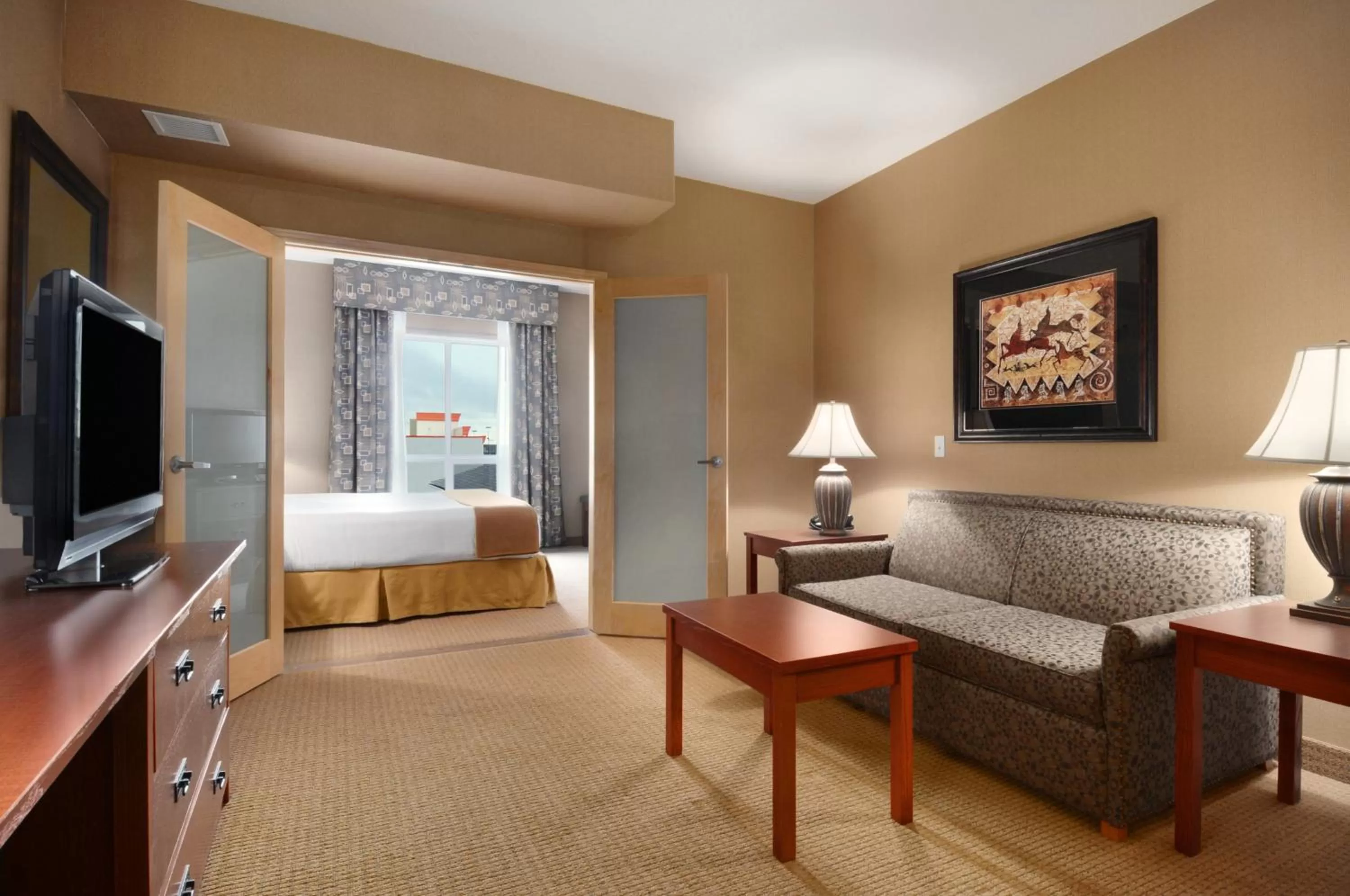 One-Bedroom King Suite - Non-Smoking in Days Inn & Suites by Wyndham Strathmore
