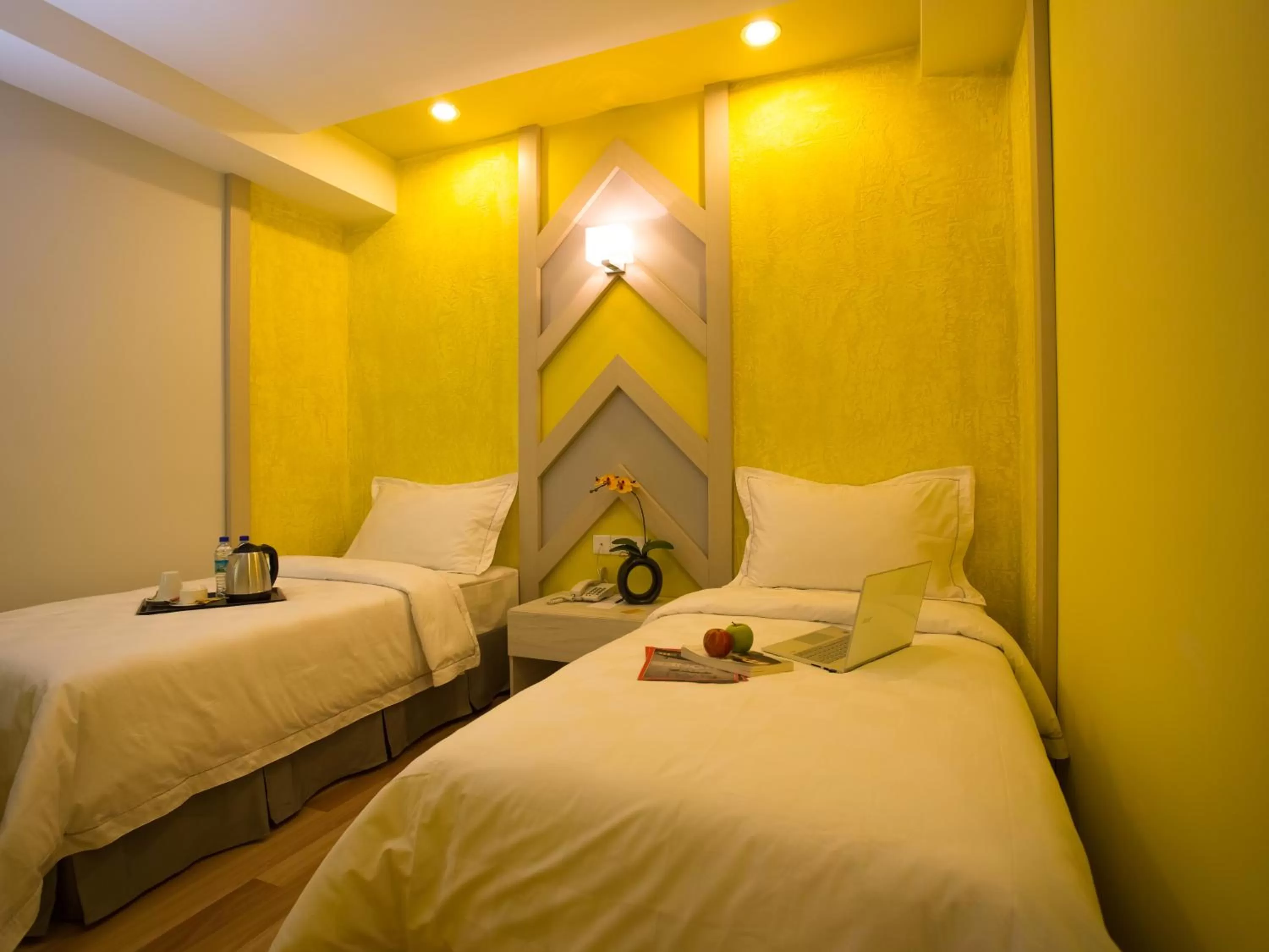 Standard Twin Room in Sunshine Inn Plus