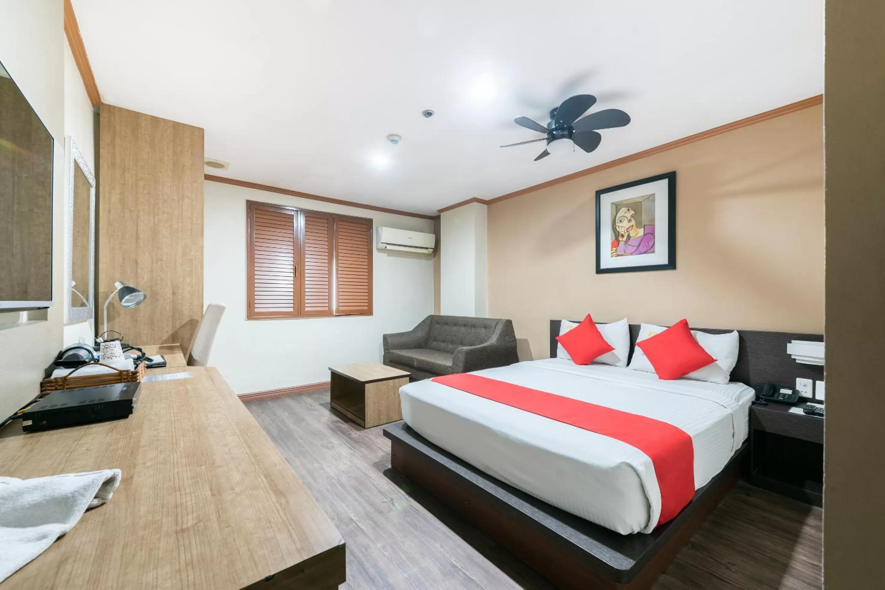 Deluxe Double Room in DG Grami Hotel