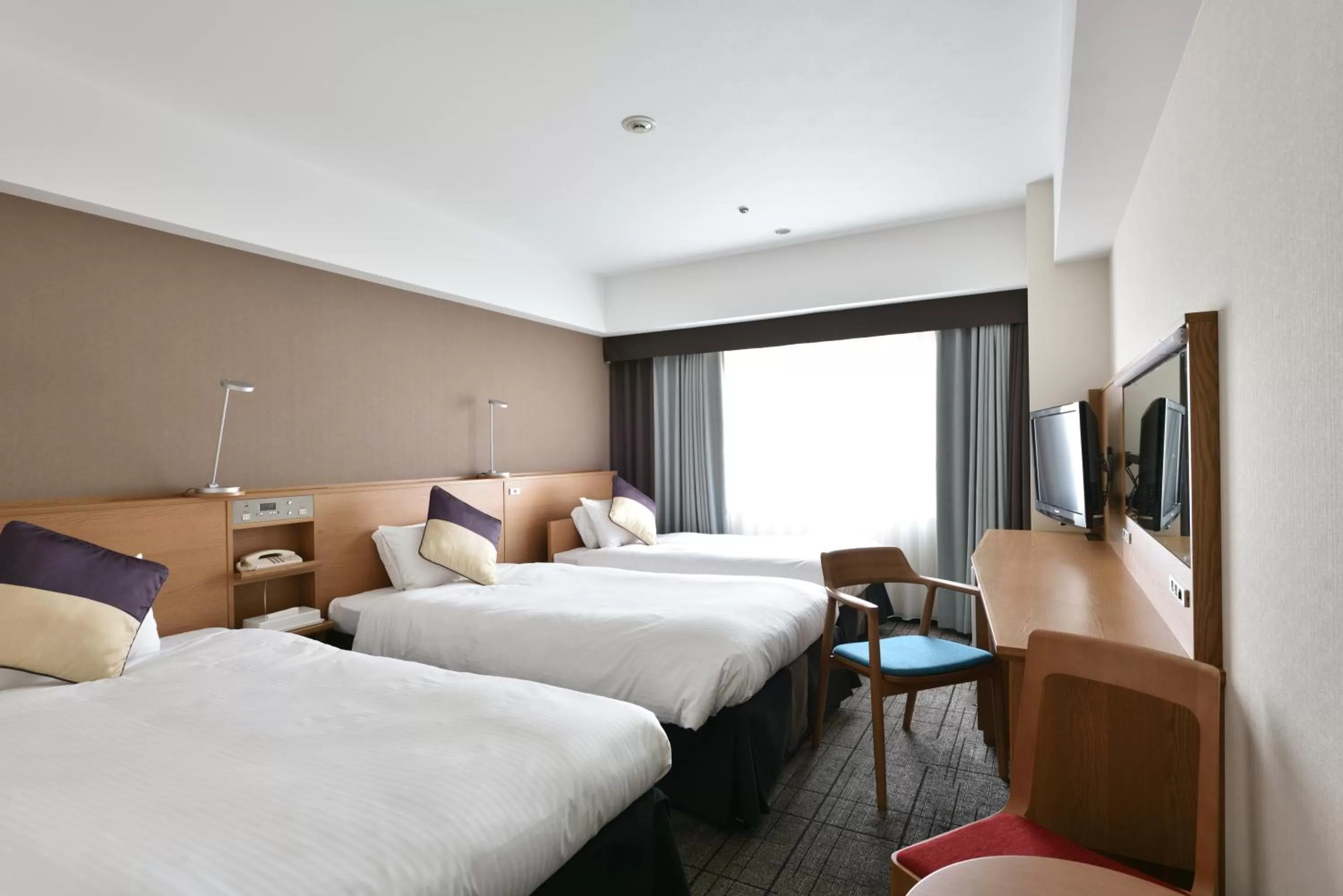 Standard Twin Room with Extra Bed - Smoking in Hotel Granvia Hiroshima