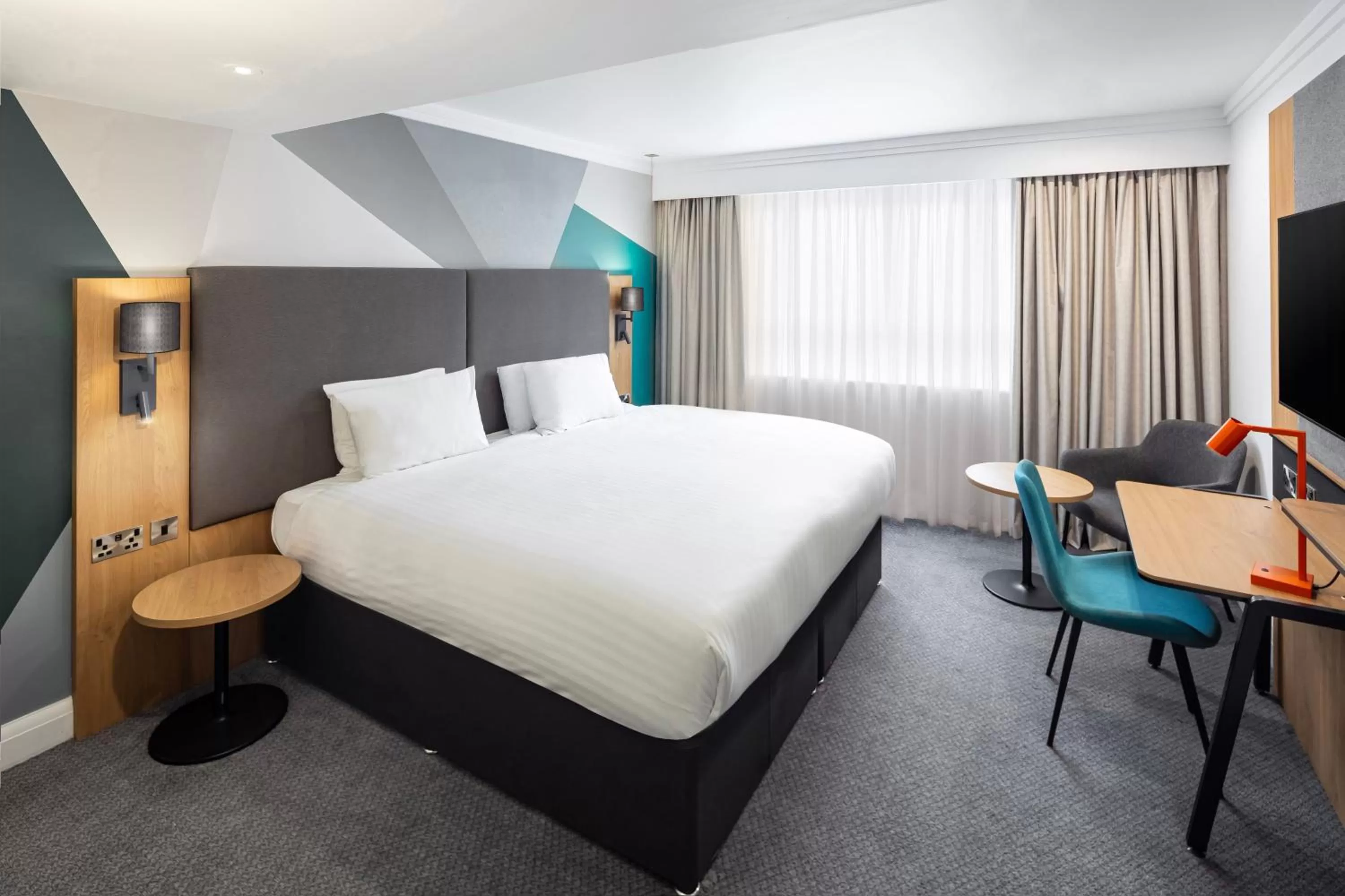 Standard Room in Holiday Inn Gloucester - Cheltenham by IHG