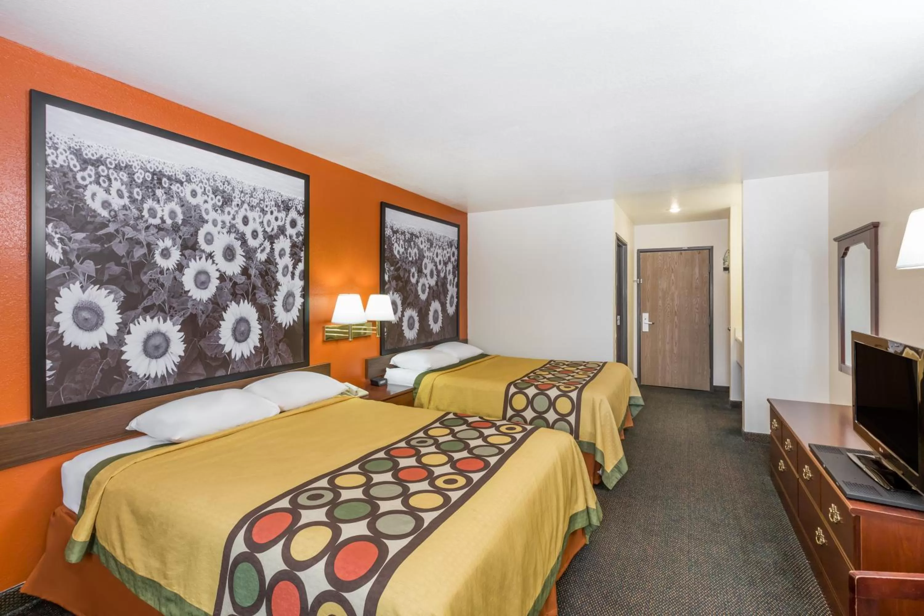 Queen Room with Two Queen Beds - Non-Smoking in Super 8 by Wyndham Holton